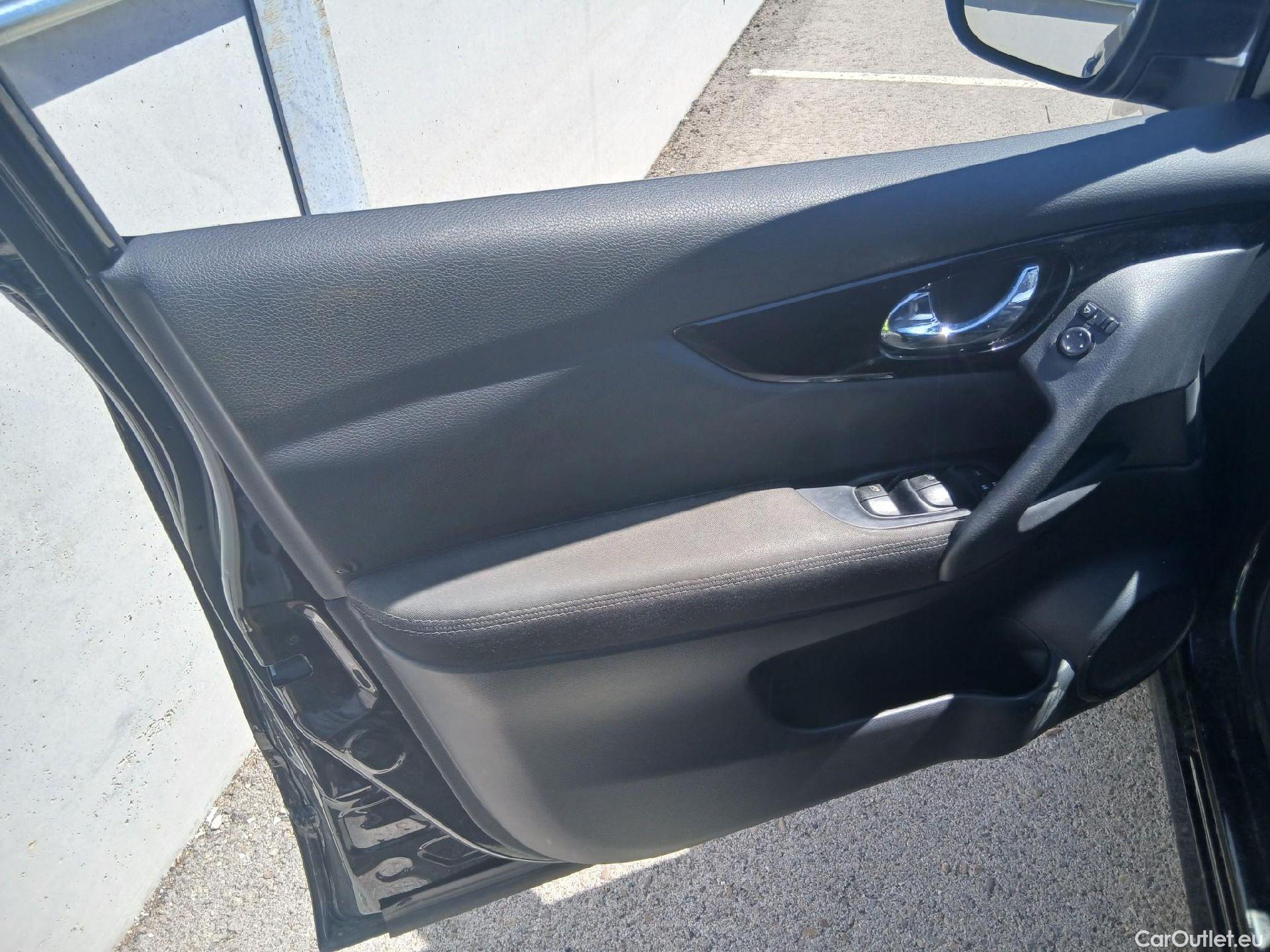  Nissan  Qashqai NISSAN  / 2017 / 5P / todoterreno DIG-T 103 kW (140 CV) E6D N-CONNECTA #17