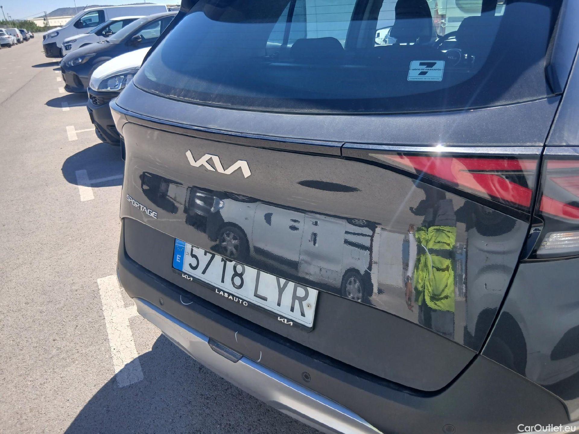  KIA  Sportage KIA  / 2022 / 5P / todoterreno 1.6 T-GDi 110kW (150CV) Drive 4x2 #29