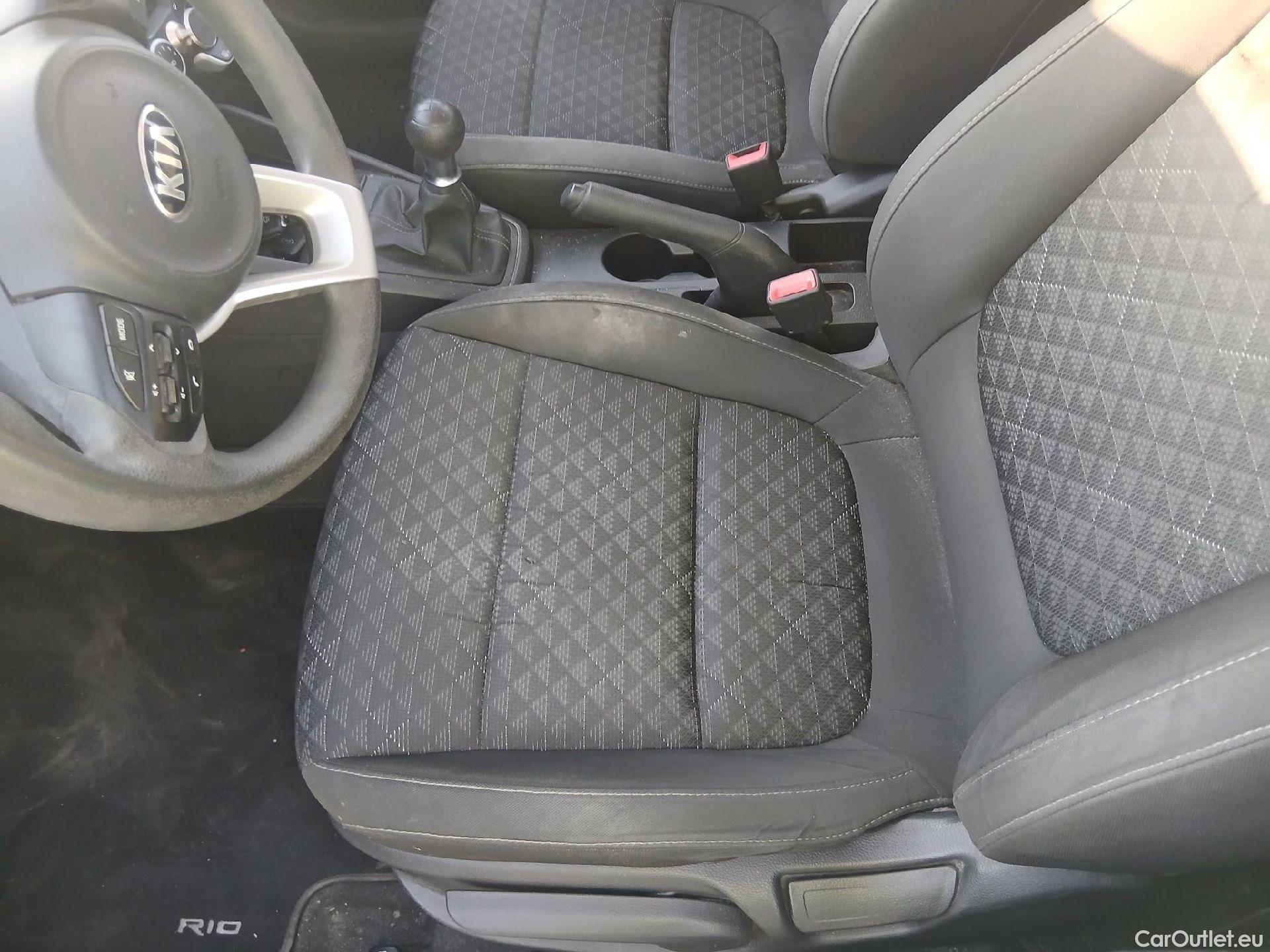  KIA  Rio KIA  / 2020 / 5P / berlina con portón 1.2 DPi 62kW (84CV) Concept #21