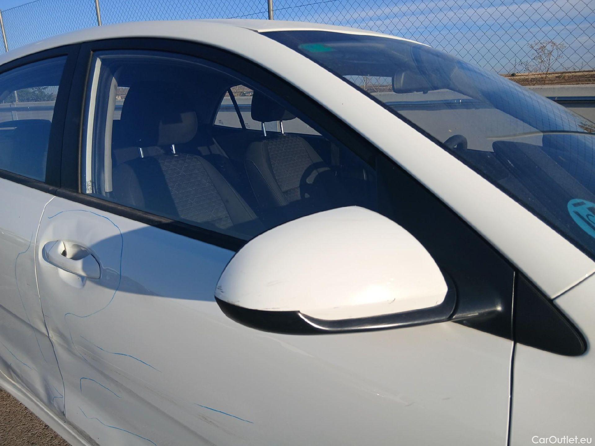  KIA  Rio KIA  / 2020 / 5P / berlina con portón 1.2 DPi 62kW (84CV) Concept #52