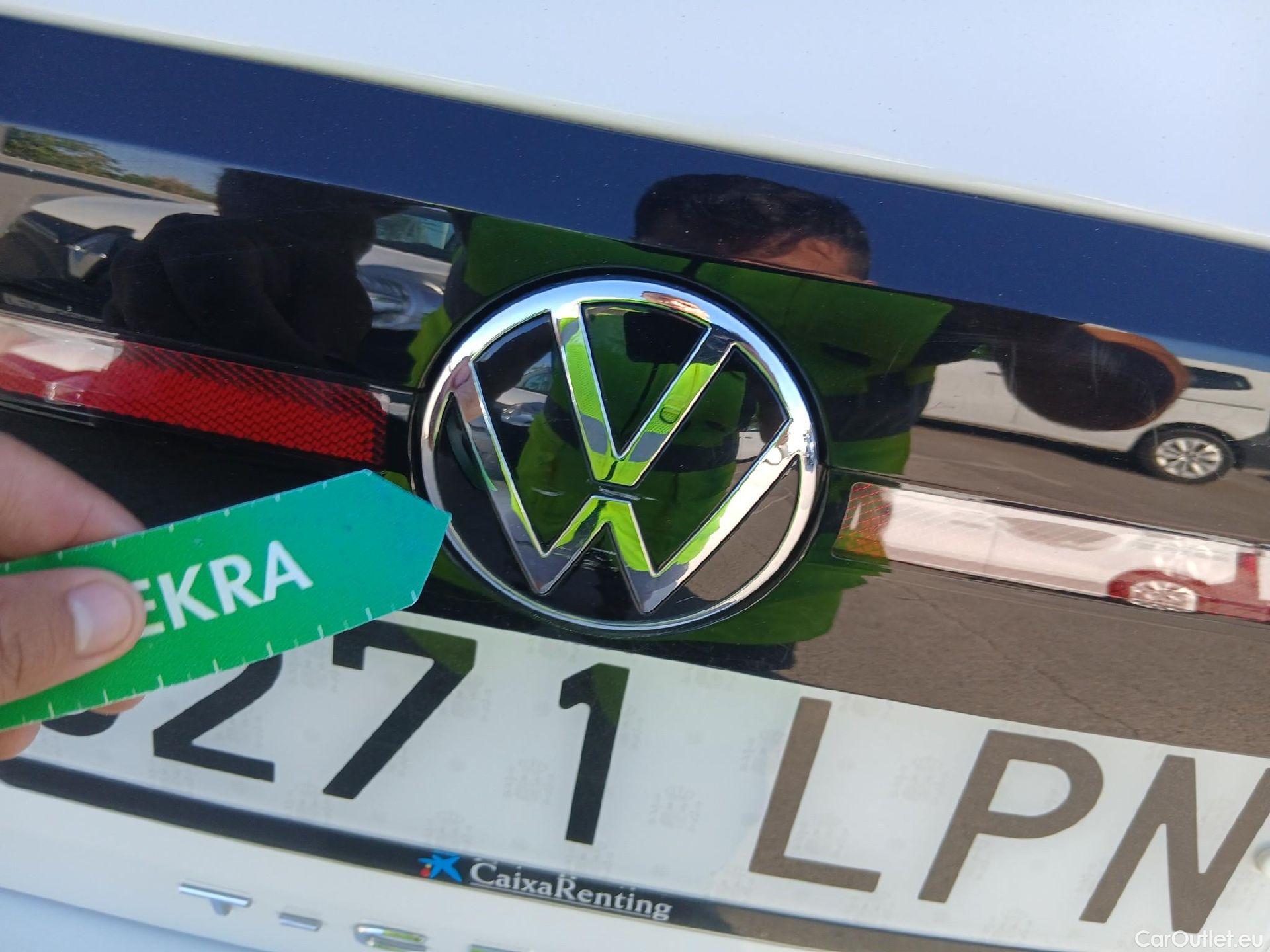  Volkswagen  T-CROSS VOLKSWAGEN  / 2018 / 5P / todoterreno Advance 1.0 TSI 81kW (110CV) DSG (AC3) #22