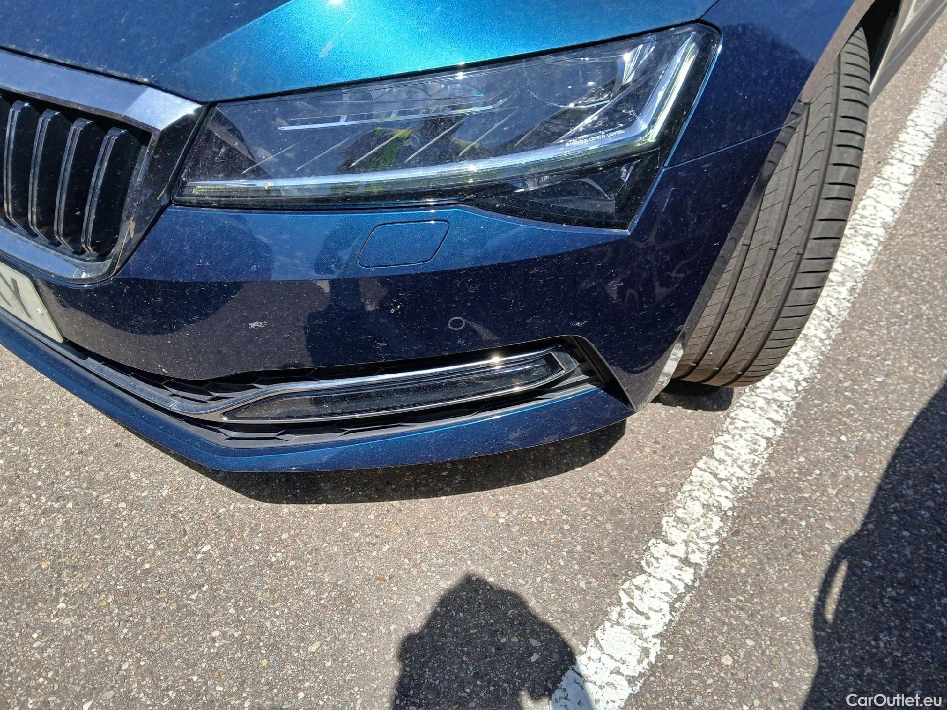  Skoda  Superb SKODA  / 2019 / 5P / berlina con portón 2.0 TDI 110kW (150CV) Style #4