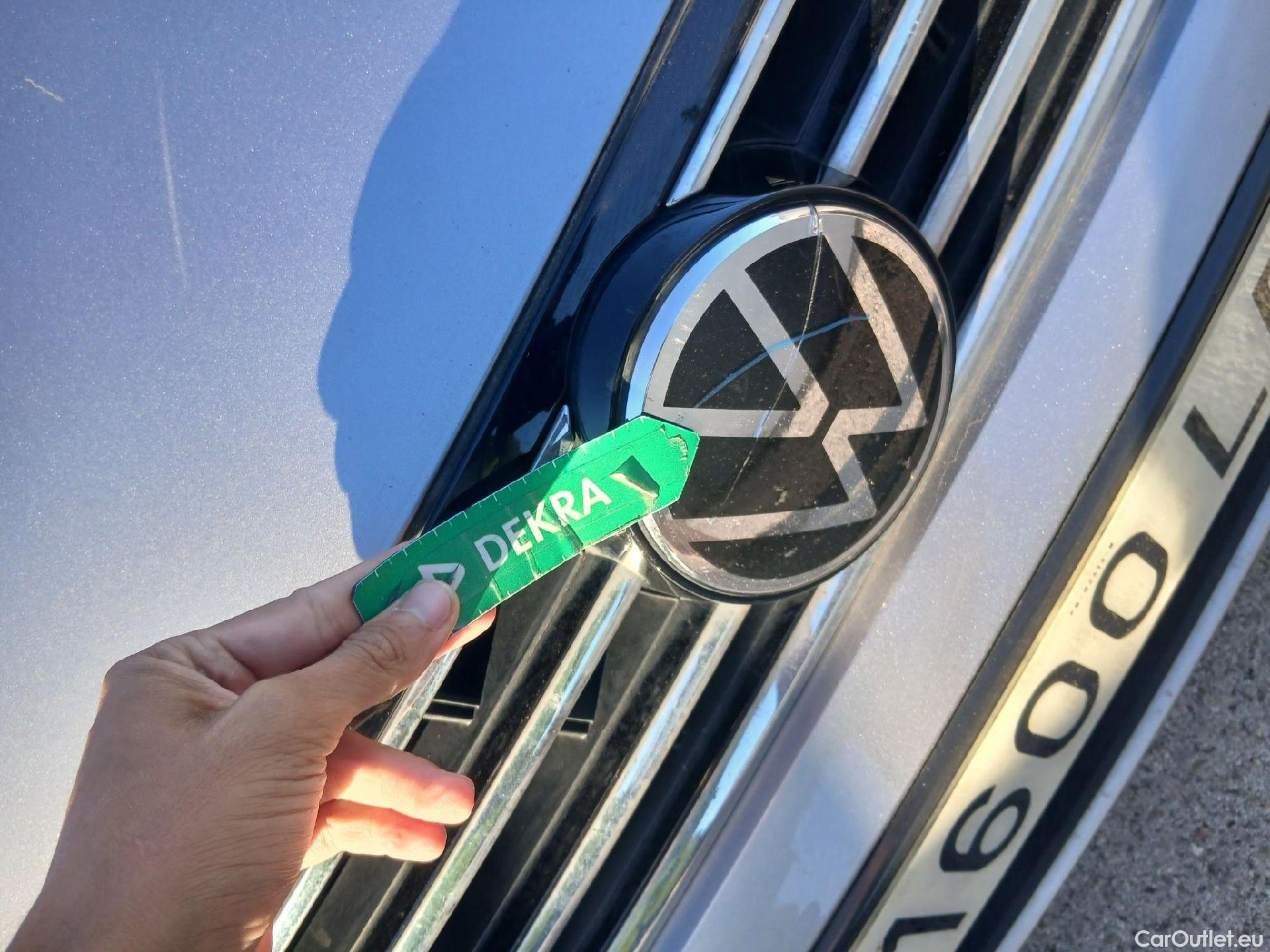  Volkswagen  Passat VOLKSWAGEN  / 2019 / 4P / sedán Executive 2.0 TDI 110kW (150CV) #7