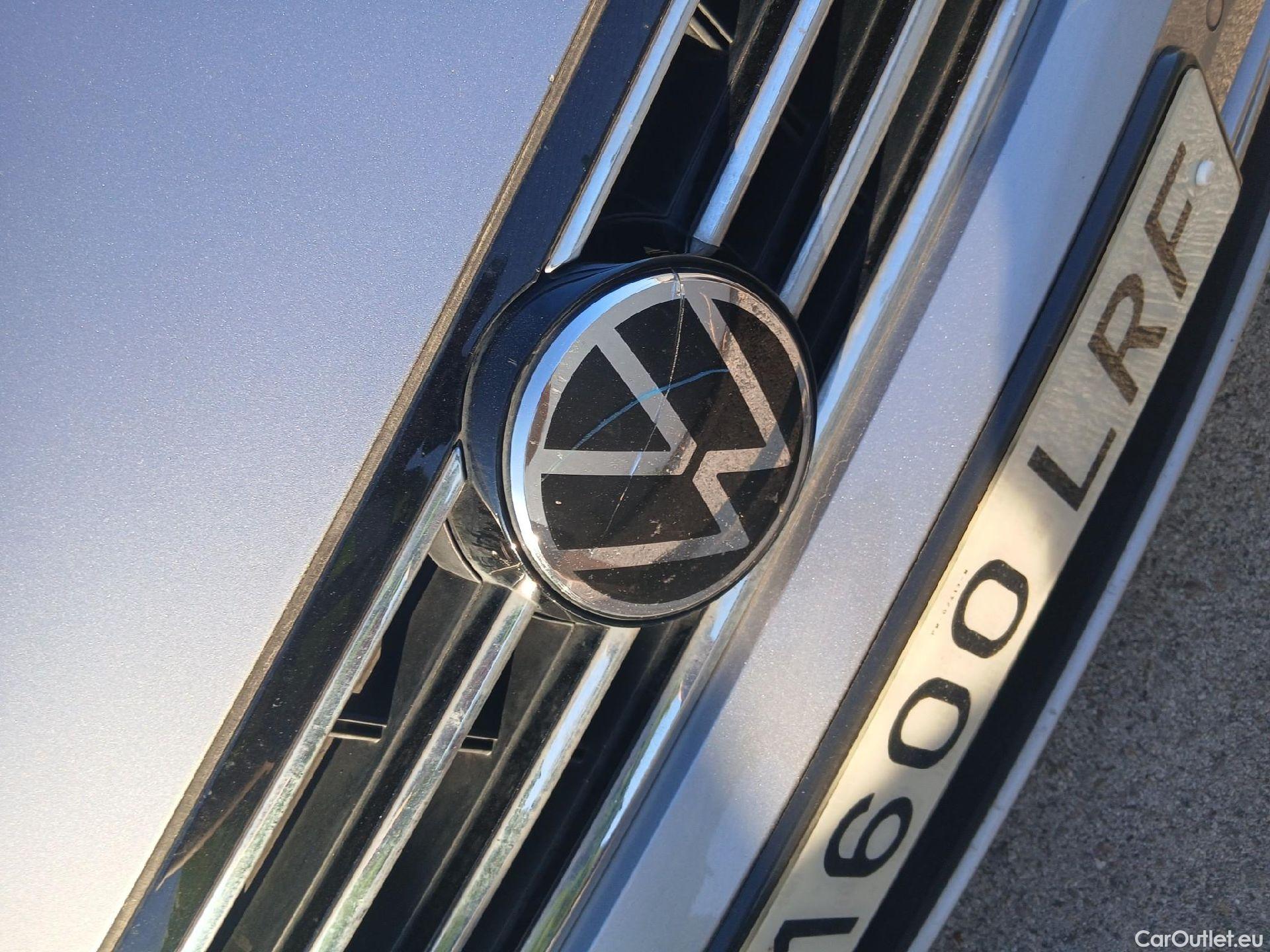  Volkswagen  Passat VOLKSWAGEN  / 2019 / 4P / sedán Executive 2.0 TDI 110kW (150CV) #6