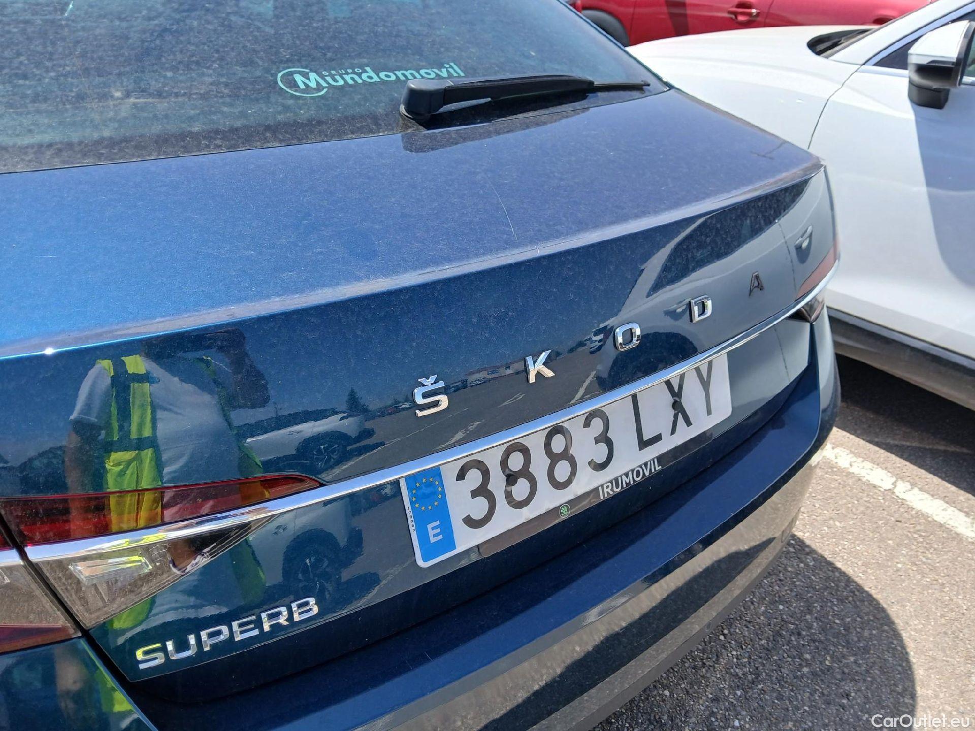  Skoda  Superb SKODA  / 2019 / 5P / berlina con portón 2.0 TDI 110kW (150CV) Style #19