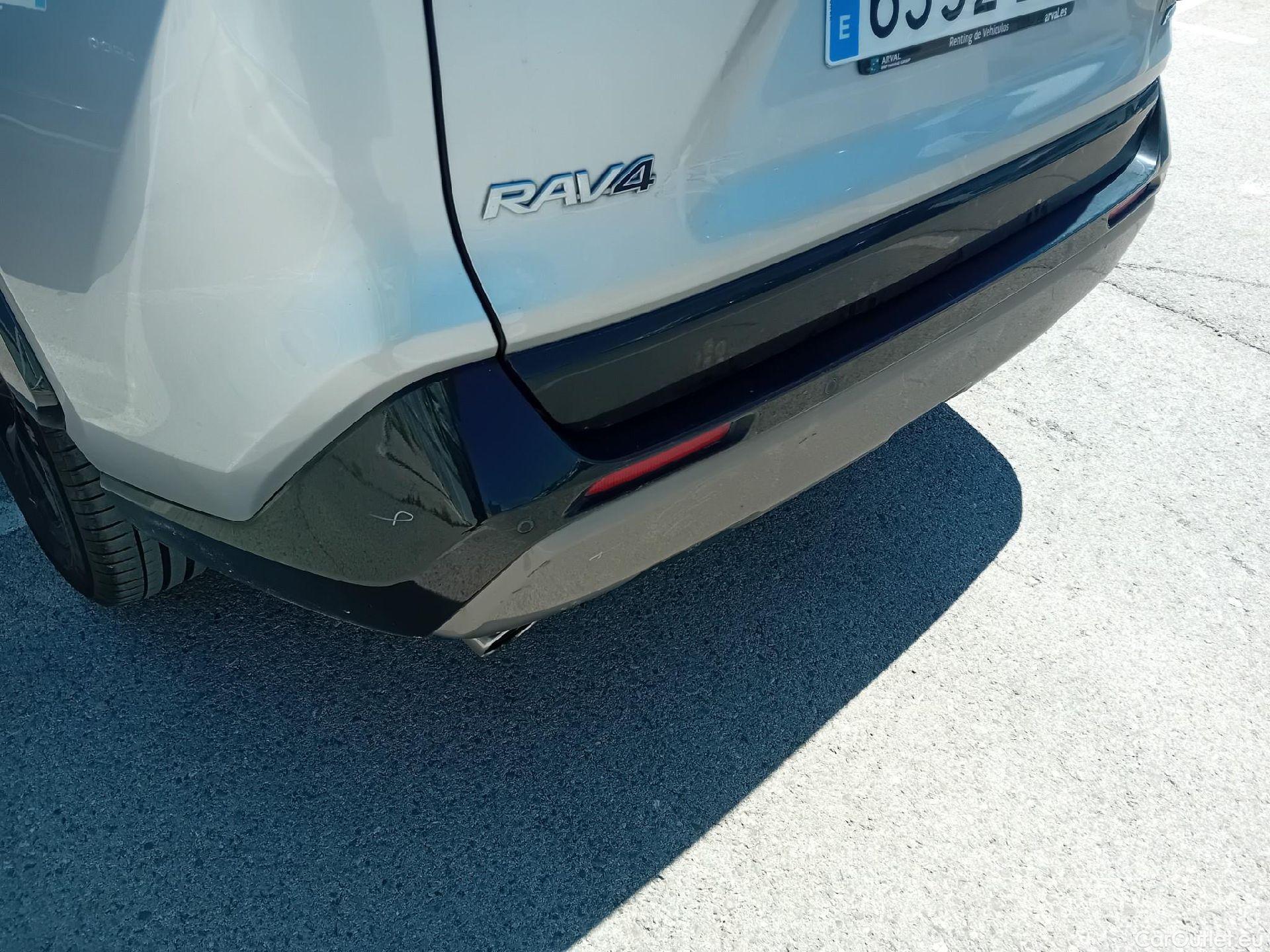  Toyota  RAV4 TOYOTA  / 2018 / 5P / todoterreno 2.5l 220H Feel! 4WD #24