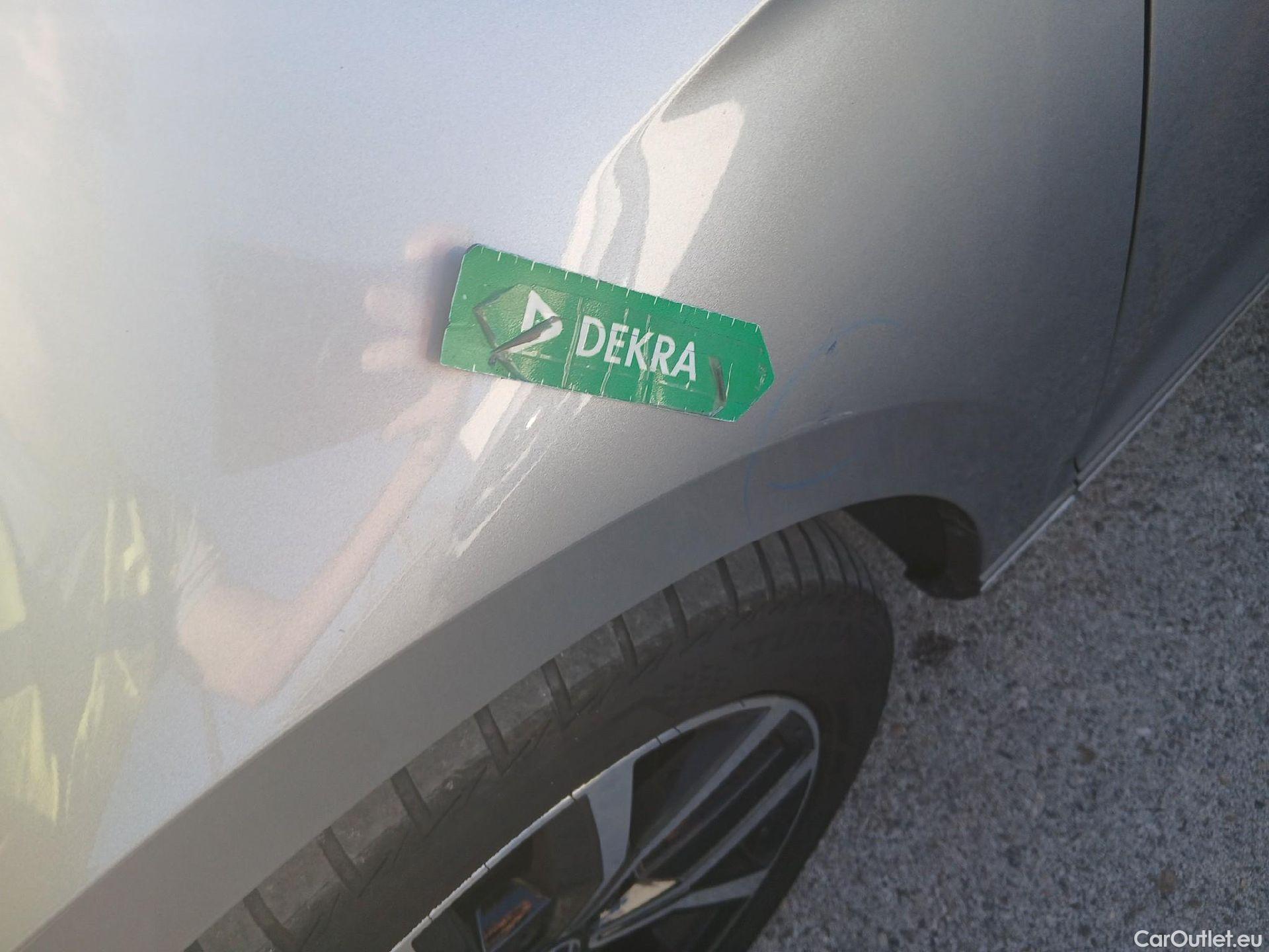  Volkswagen  Passat VOLKSWAGEN  / 2019 / 4P / sedán Executive 2.0 TDI 110kW (150CV) #9