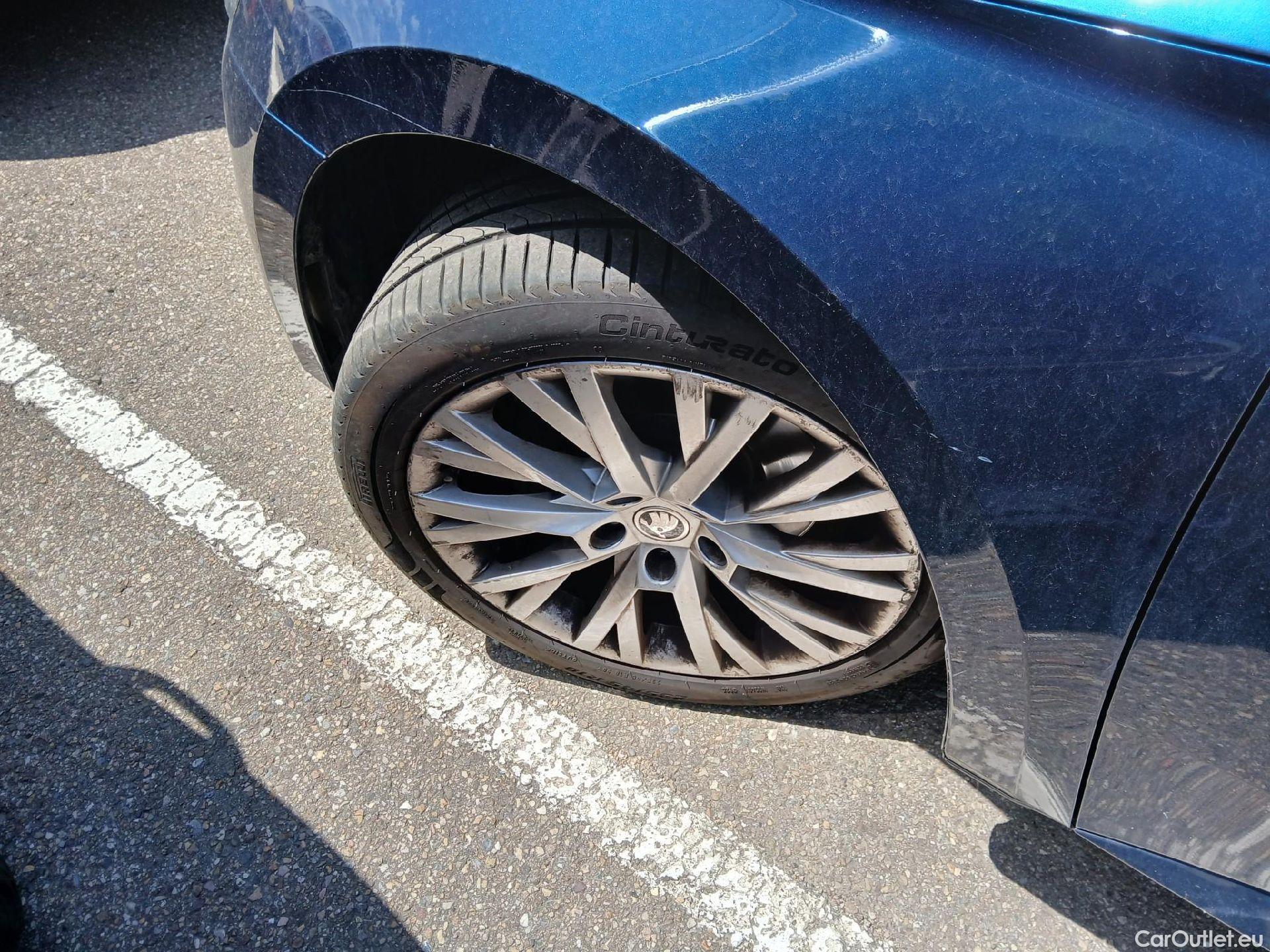  Skoda  Superb SKODA  / 2019 / 5P / berlina con portón 2.0 TDI 110kW (150CV) Style #8