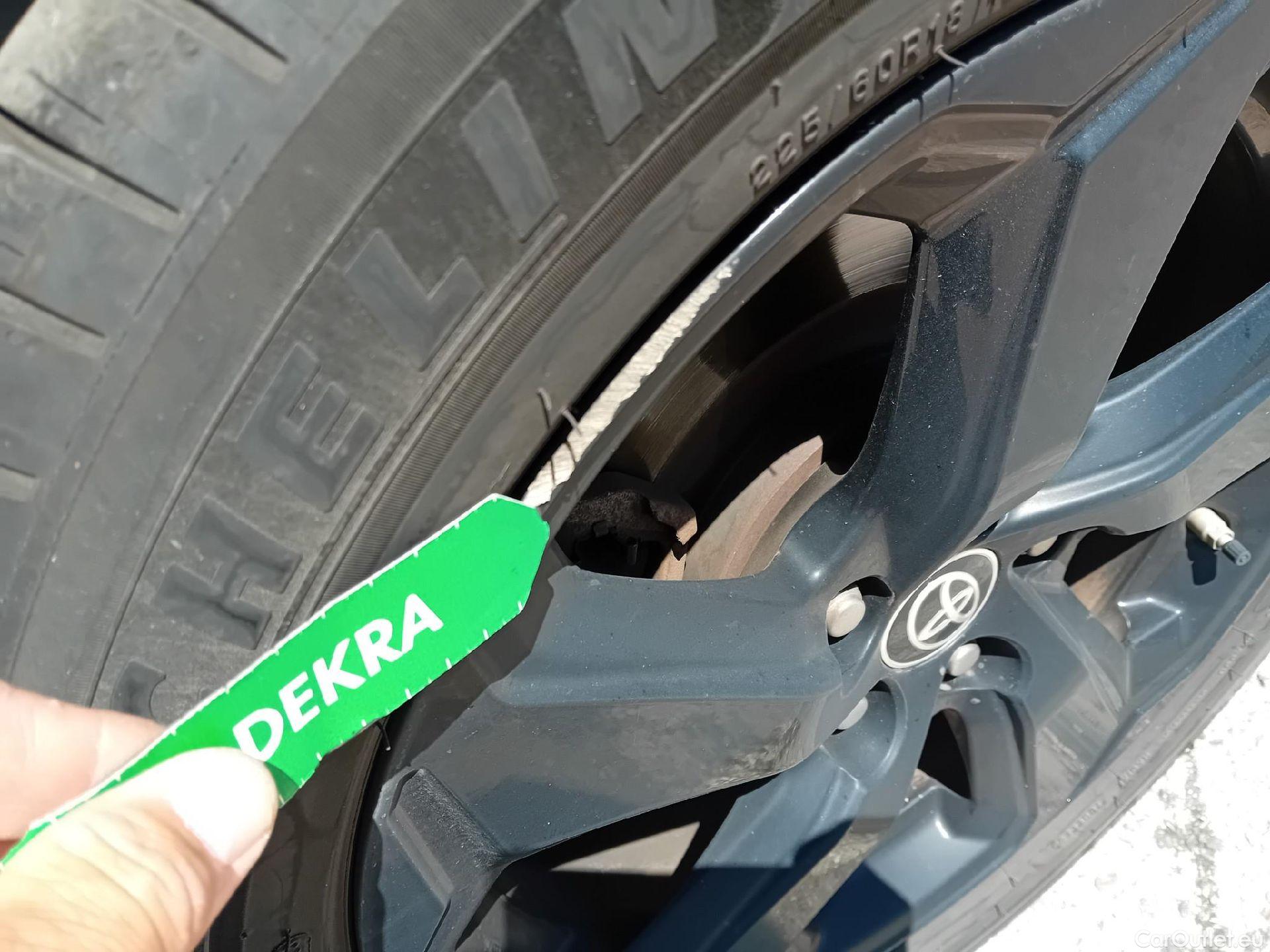  Toyota  RAV4 TOYOTA  / 2018 / 5P / todoterreno 2.5l 220H Feel! 4WD #43