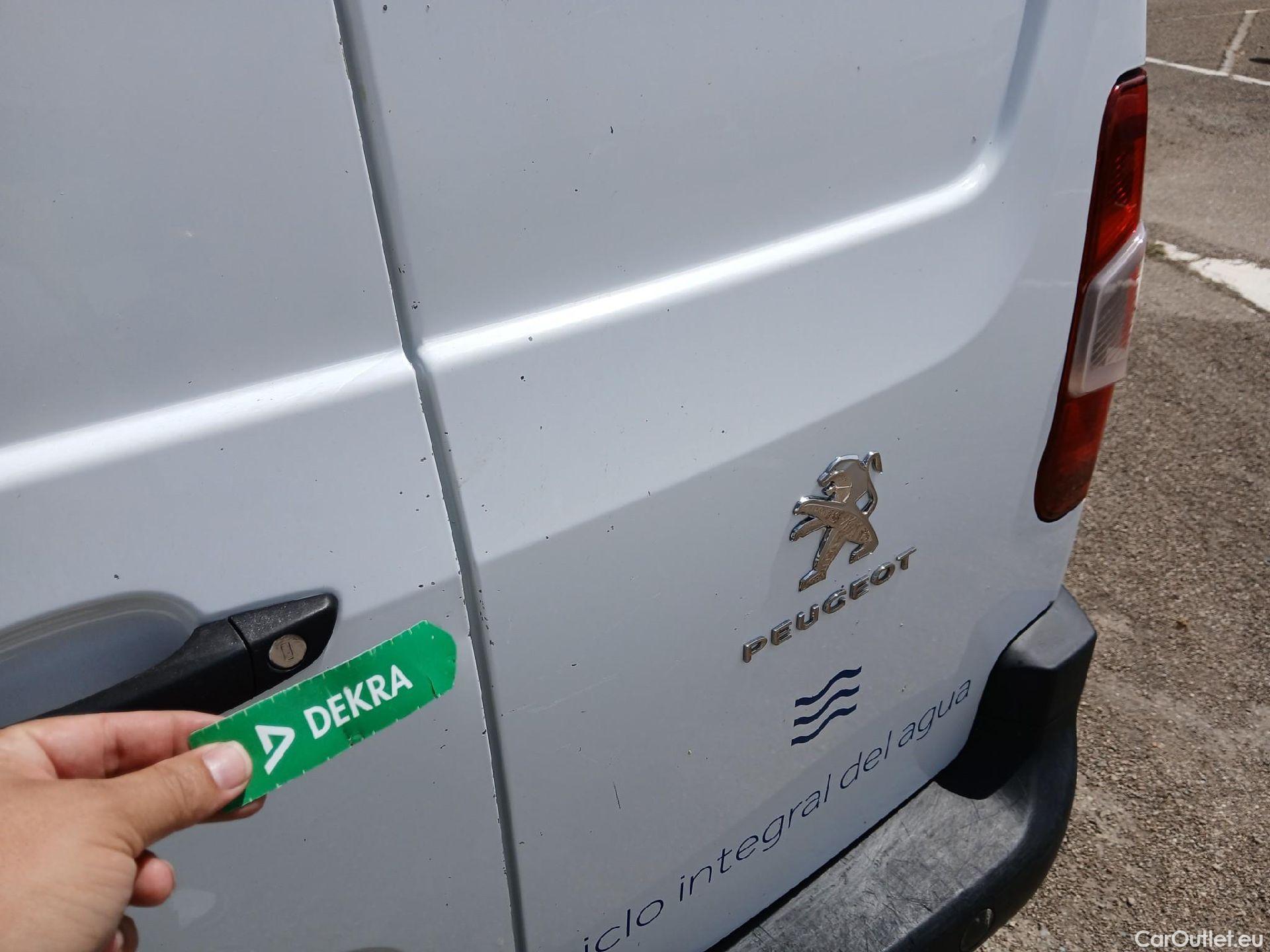  Peugeot  Partner PEUGEOT  / 2018 / 3P / furgón derivado de turismo Pro Standard 600kg BlueHDi 73kW (AC) #16