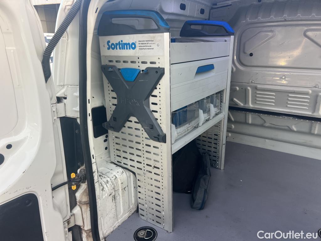  Fiat  Fiorino FIAT  / 2016 / 3P / furgón derivado de turismo Cargo Base 1.3 Mjet 59kW (80CV) E6 #54