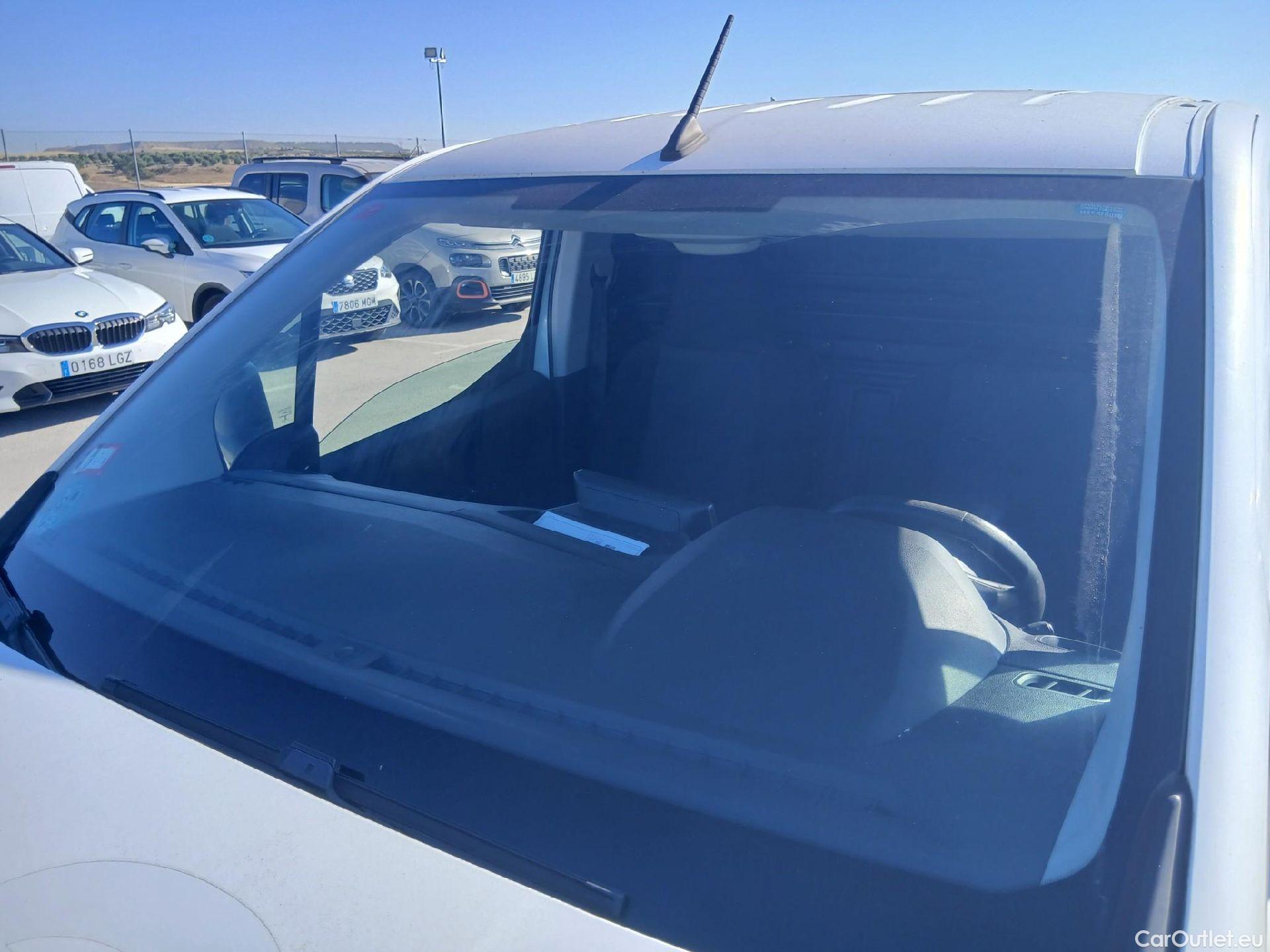  Peugeot  Partner PEUGEOT  / 2018 / 3P / furgón derivado de turismo Pro Standard 600kg BlueHDi 73kW (AC) #1