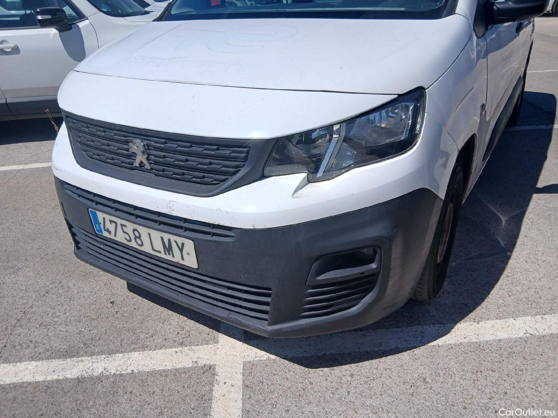  Peugeot  Partner PEUGEOT  / 2018 / 3P / furgón derivado de turismo Pro Standard 600kg BlueHDi 73kW (AC) #9