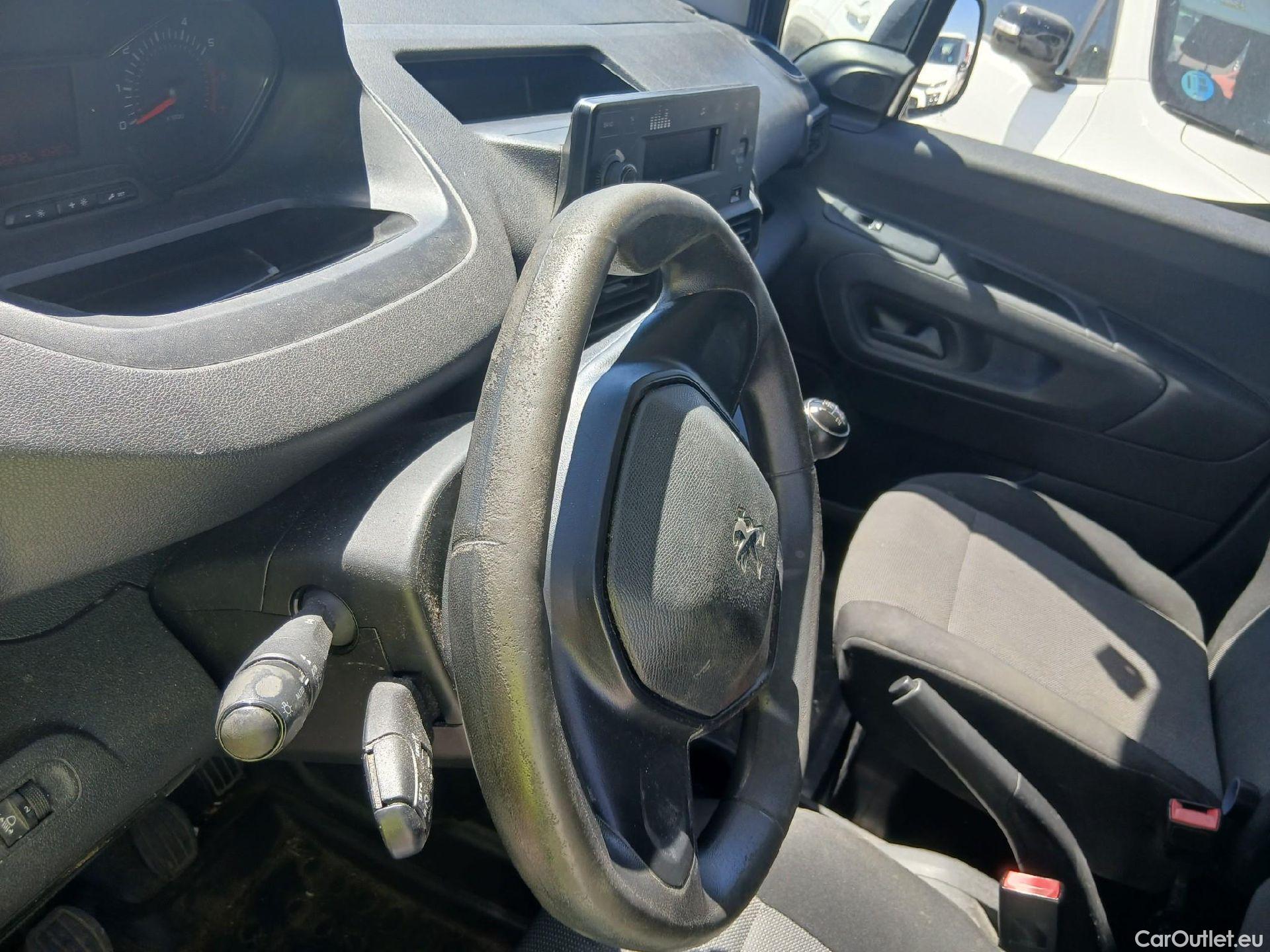  Peugeot  Partner PEUGEOT  / 2018 / 3P / furgón derivado de turismo Pro Standard 600kg BlueHDi 73kW (AC) #8