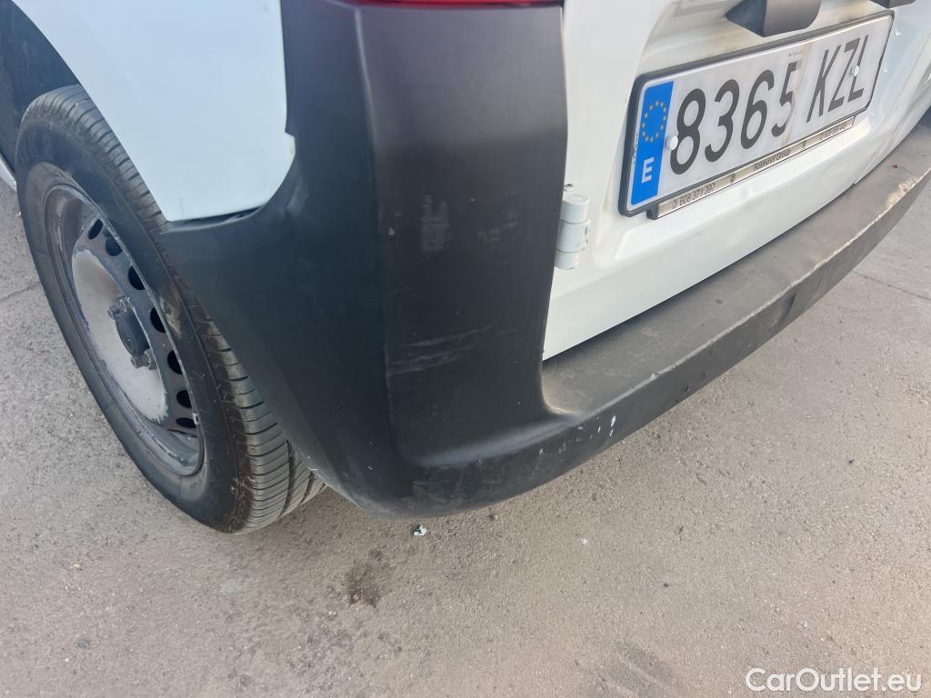 Fiat  Fiorino FIAT  / 2016 / 3P / furgón derivado de turismo Cargo Base 1.3 Mjet 59kW (80CV) E6 #28