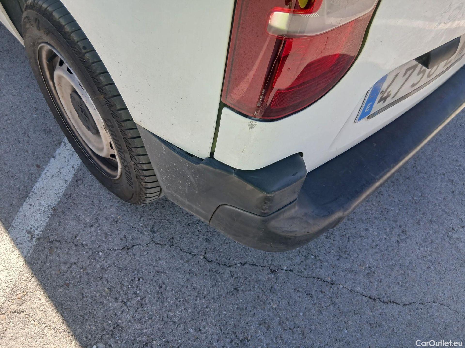 Peugeot  Partner PEUGEOT  / 2018 / 3P / furgón derivado de turismo Pro Standard 600kg BlueHDi 73kW (AC) #27