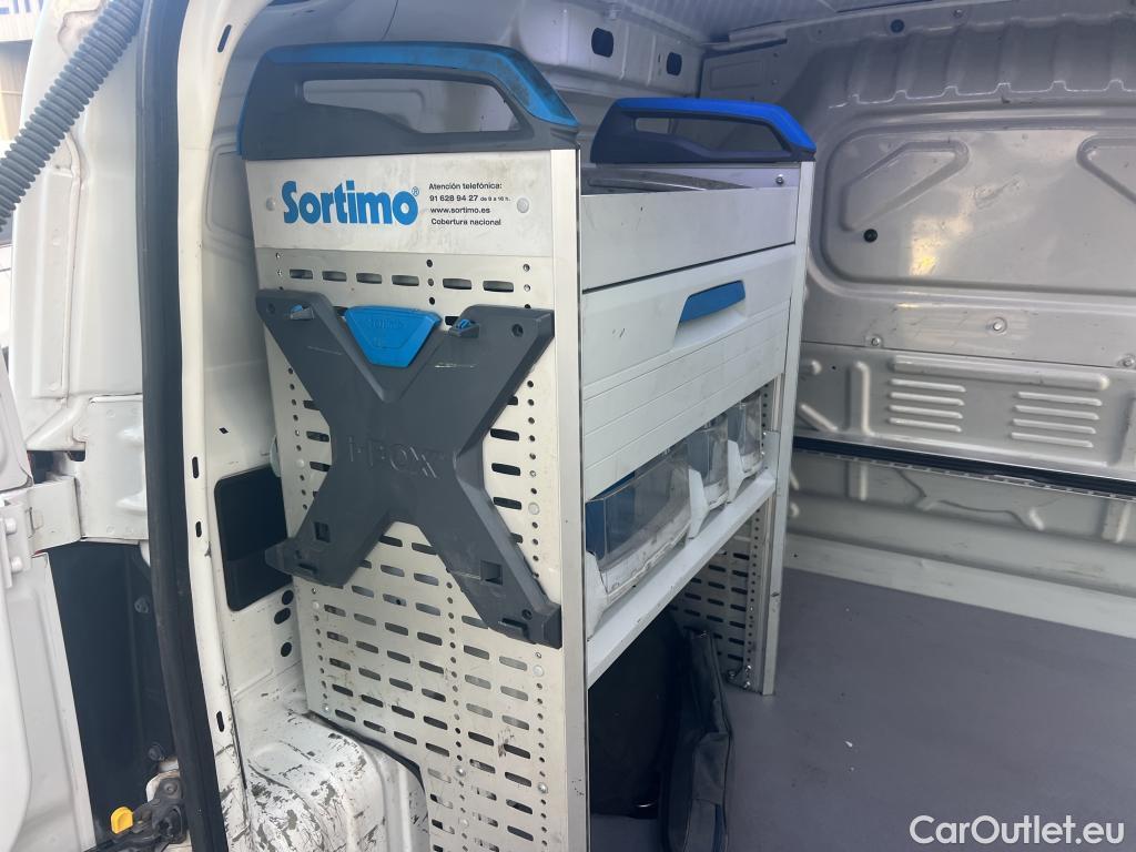  Fiat  Fiorino FIAT  / 2016 / 3P / furgón derivado de turismo Cargo Base 1.3 Mjet 59kW (80CV) E6 #53