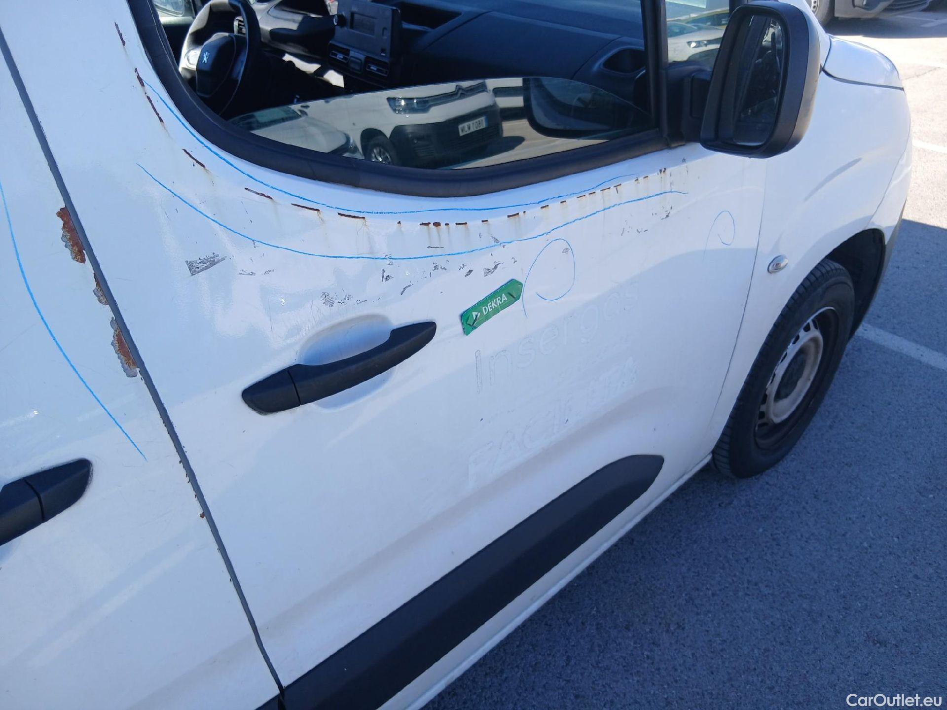  Peugeot  Partner PEUGEOT  / 2018 / 3P / furgón derivado de turismo Pro Standard 600kg BlueHDi 73kW (AC) #34