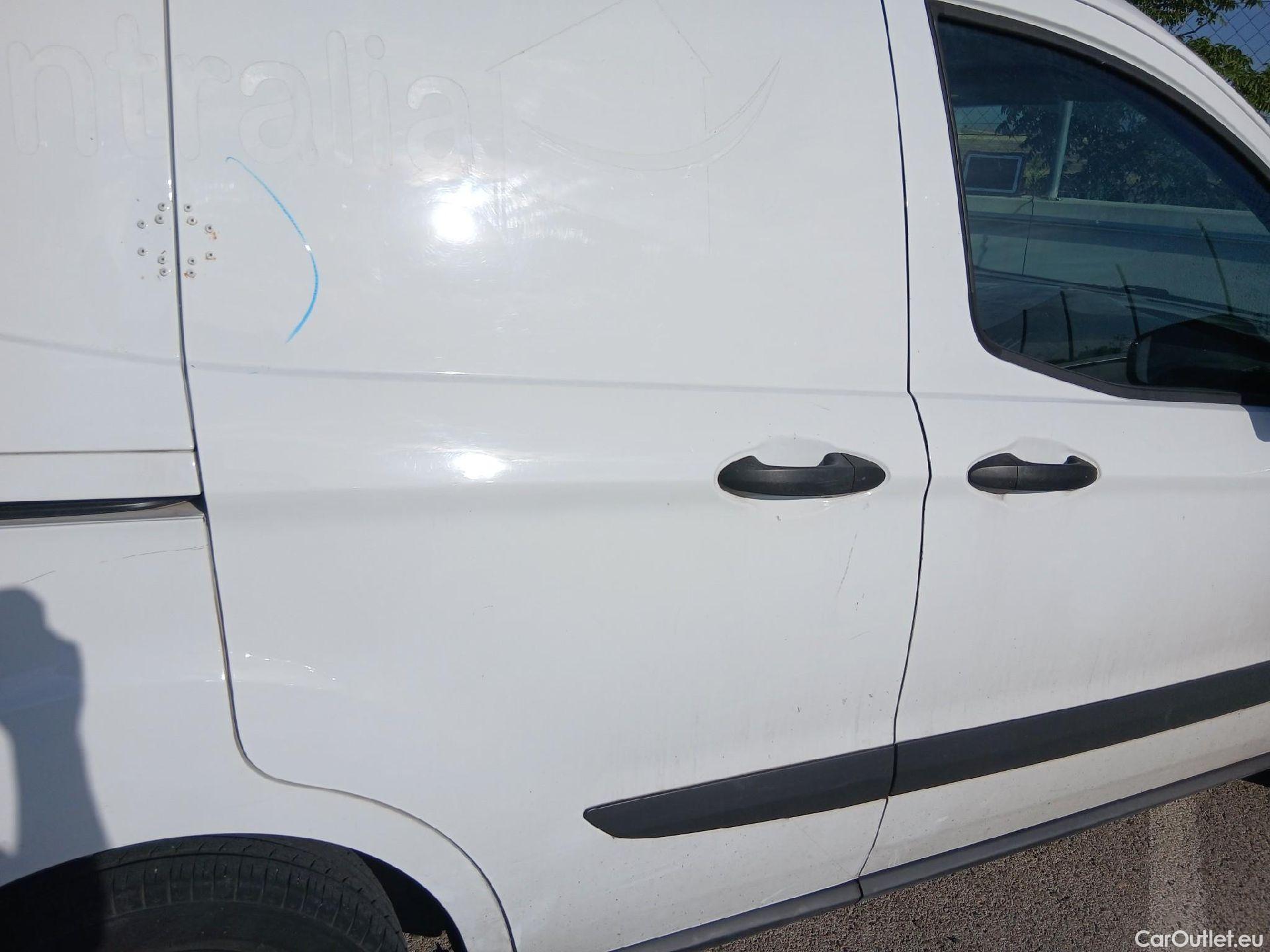  Ford  Transit FORD  Courier/2014/4P/furgón der.turis Van 1.5 TDCi 56kW Trend #25