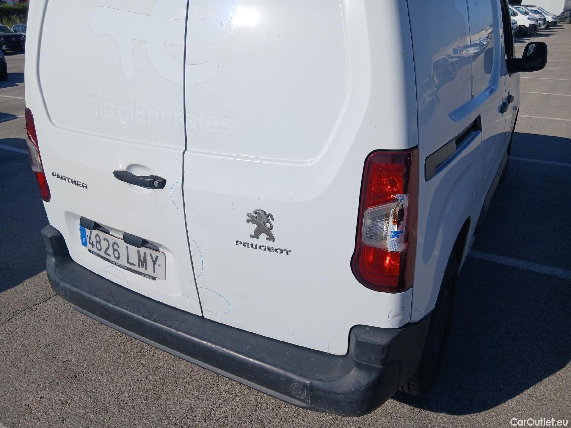 Peugeot  Partner PEUGEOT  / 2018 / 3P / furgón derivado de turismo Pro Standard 600kg BlueHDi 73kW (AC) #25