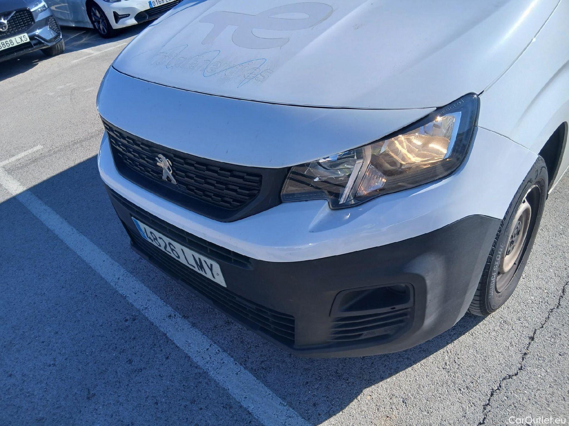  Peugeot  Partner PEUGEOT  / 2018 / 3P / furgón derivado de turismo Pro Standard 600kg BlueHDi 73kW (AC) #4