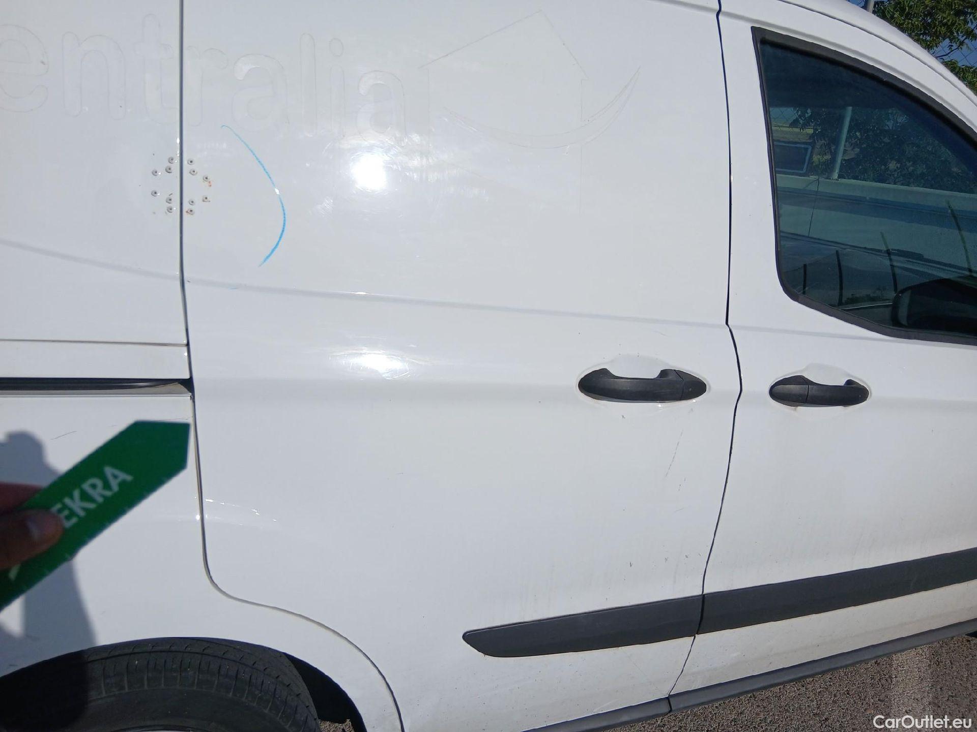  Ford  Transit FORD  Courier/2014/4P/furgón der.turis Van 1.5 TDCi 56kW Trend #26