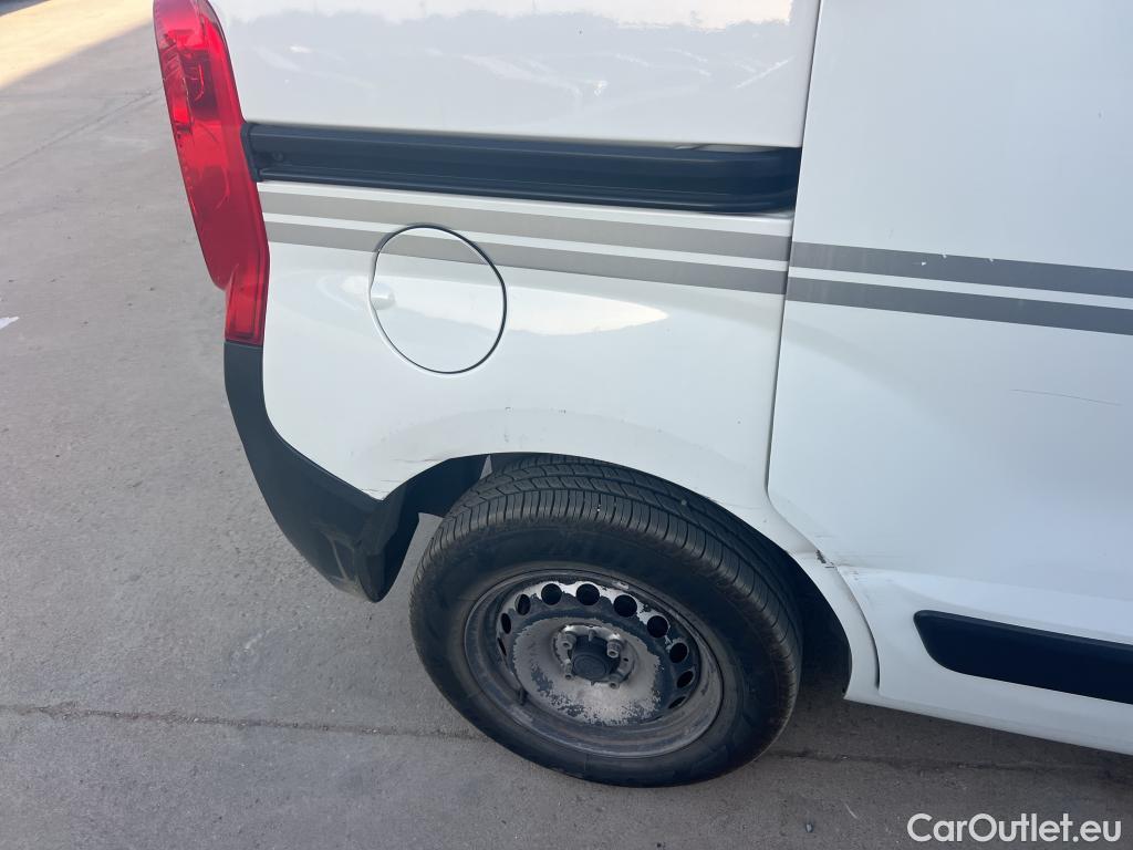  Fiat  Fiorino FIAT  / 2016 / 3P / furgón derivado de turismo Cargo Base 1.3 Mjet 59kW (80CV) E6 #12