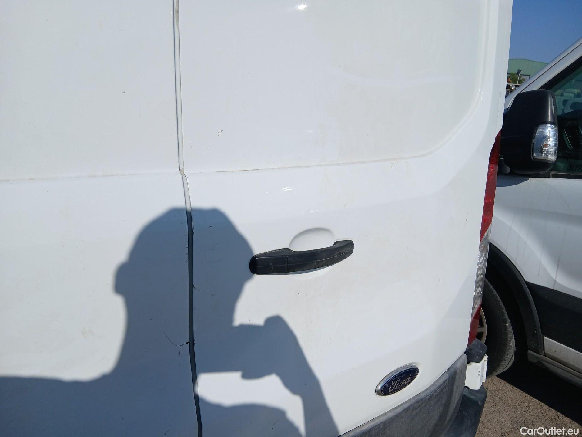  Ford  Transit FORD  / 2013 / 4P / furgón 310 96kW L2H2 Van Trend FWD MHEV #19