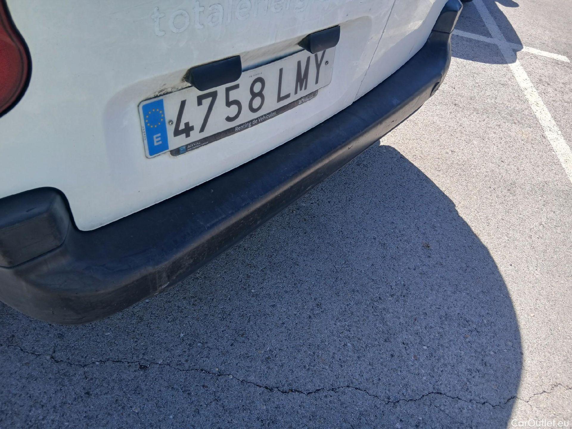  Peugeot  Partner PEUGEOT  / 2018 / 3P / furgón derivado de turismo Pro Standard 600kg BlueHDi 73kW (AC) #29