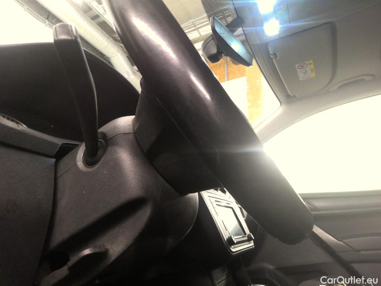  Volkswagen  Caddy  TDI 75 Maxi Aut #28