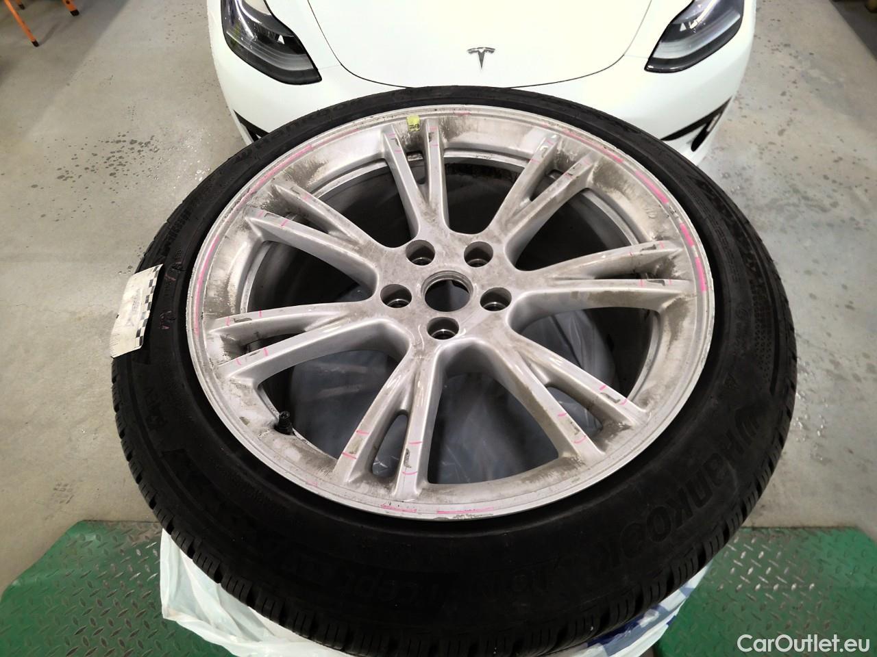  Tesla  Model Y  Long-Range AWD #3