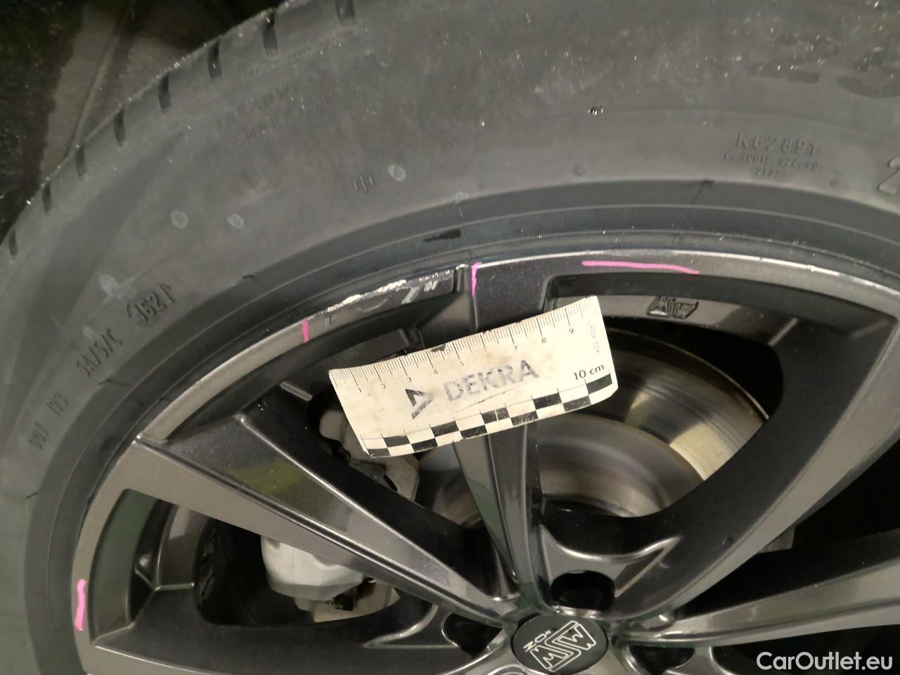  Tesla  Model Y  Long-Range AWD #18