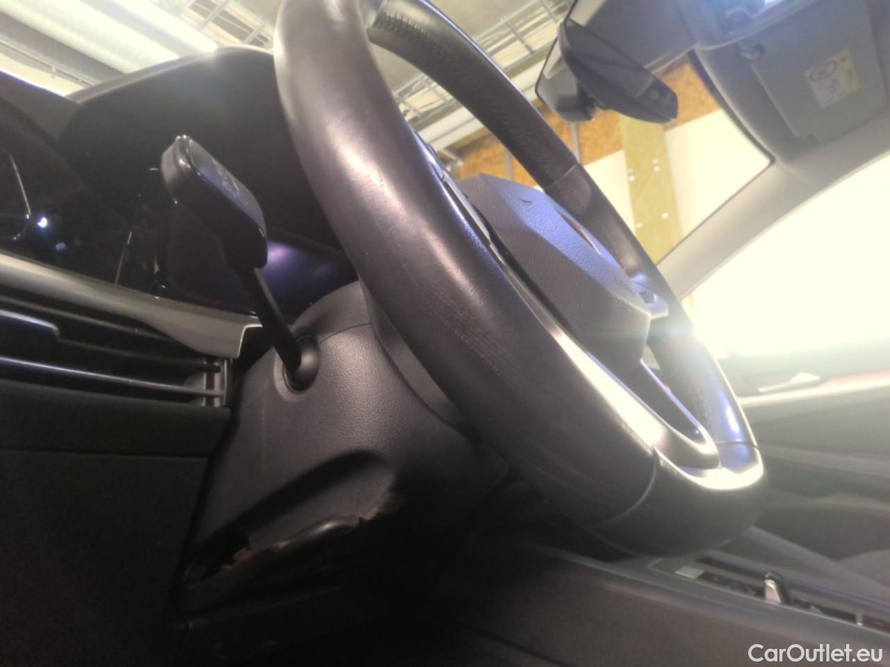  Volkswagen  Golf  SC 1.5 eTSI 130 Aut #37