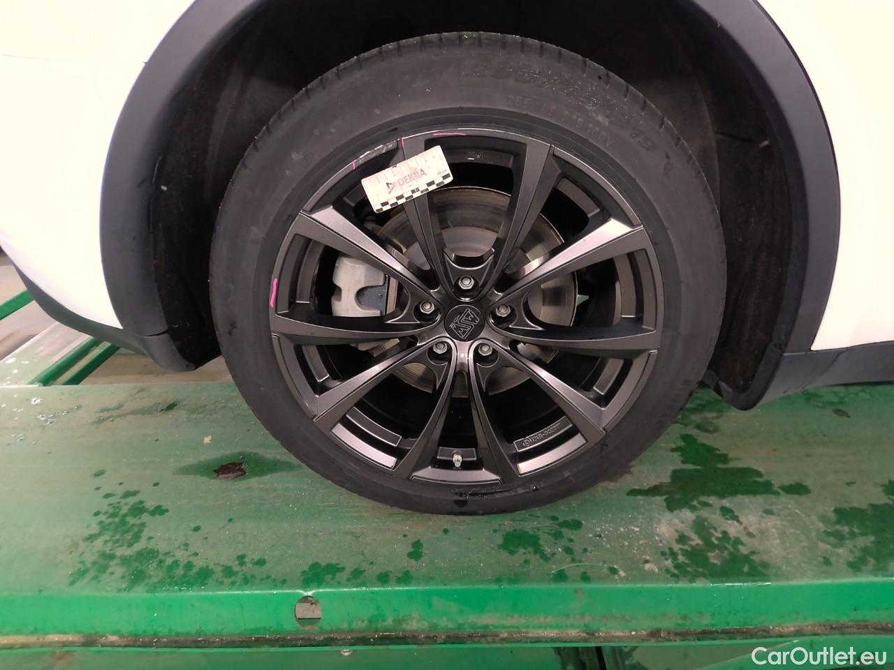  Tesla  Model Y  Long-Range AWD #19