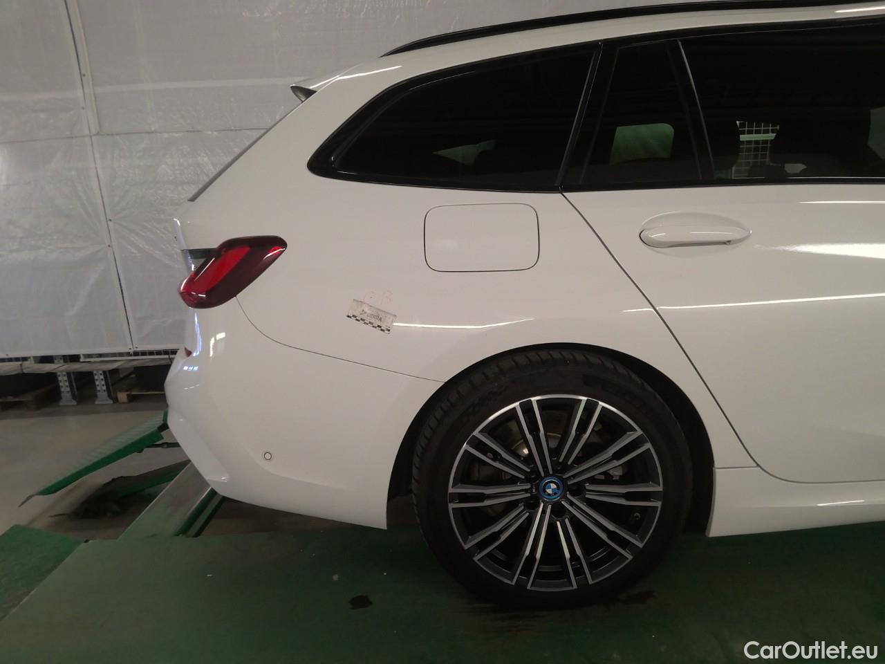  Bmw  Serie 3 330e Tour.xDr. Con.M-Sp. Aut #1
