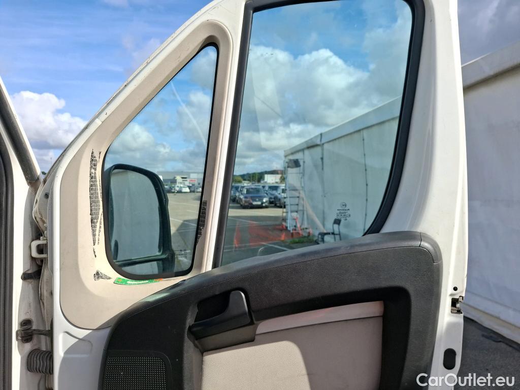  Peugeot  Boxer PEUGEOT  VU 4p Fourgon 20 BLUEHDI 110 PREMIUM PACK 333 L2H2 #185