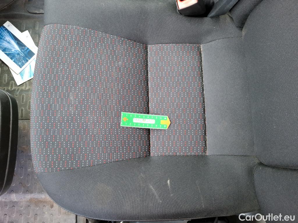  Peugeot  Boxer PEUGEOT  VU 4p Fourgon 20 BLUEHDI 110 PREMIUM PACK 333 L2H2 #142