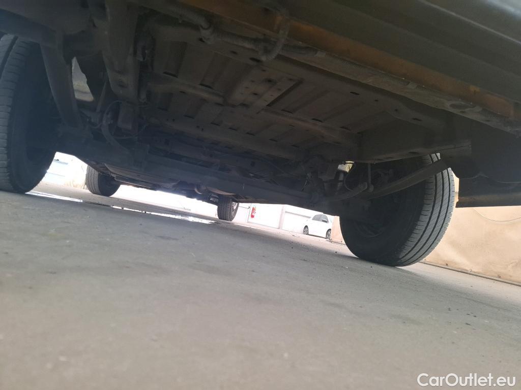  Volkswagen  Crafter  Fourgon Fourgon 35 mittlerer Radstand mit Hochdach FWD 2.0 #10