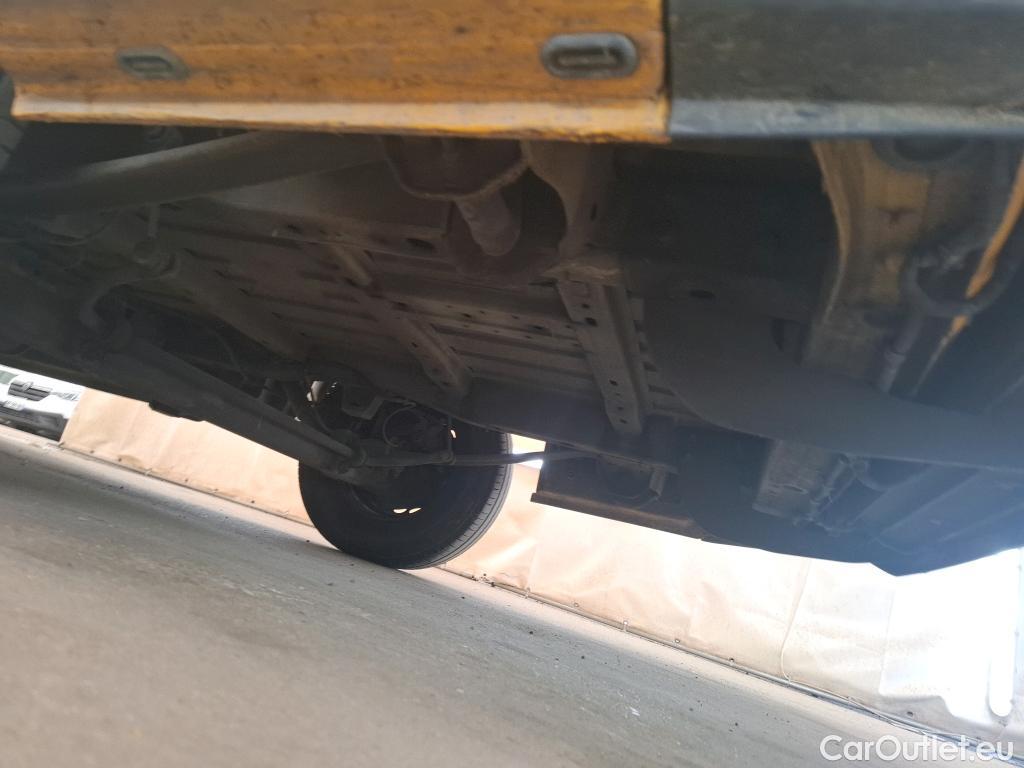 Volkswagen  Crafter  Fourgon Fourgon 35 mittlerer Radstand mit Hochdach FWD 2.0 #15