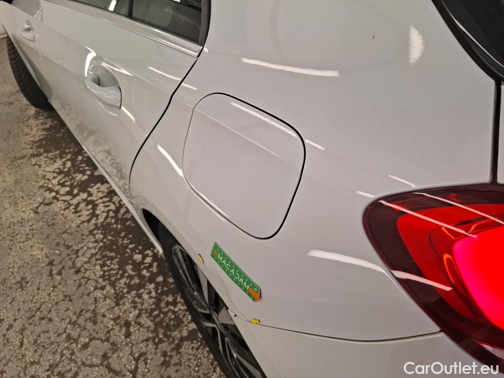  Mercedes  A-Klasse MERCEDES-BENZ Classe A Compact / 2018 / 5P / Berline A 200 Business Line 7G-DCT #1