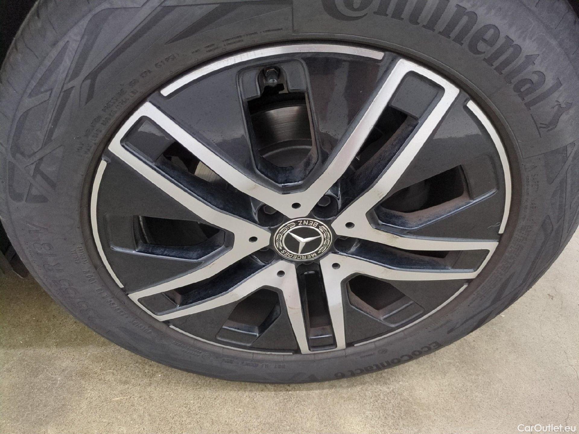  Mercedes  GLA MERCEDES-BENZ  / 2020 / 5P / SUV 2.0  200 D BUSINESS LINE DCT #12