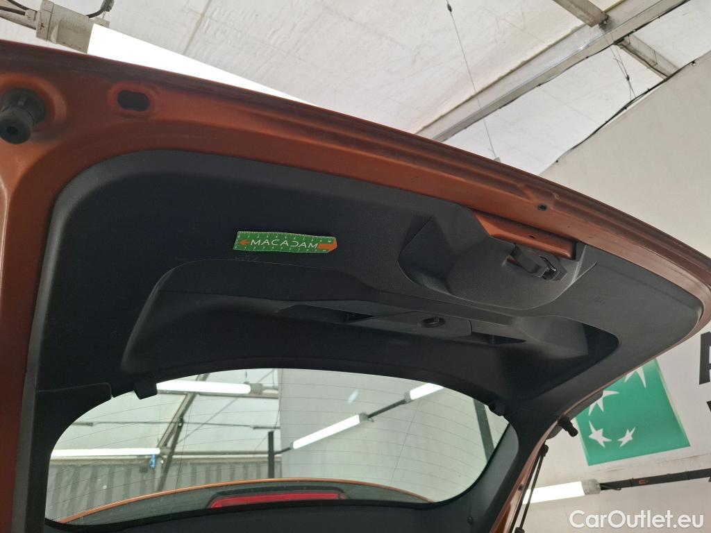  Peugeot  2008  Active Pack 1.5 HDi 110CV BVM6 E6d #29