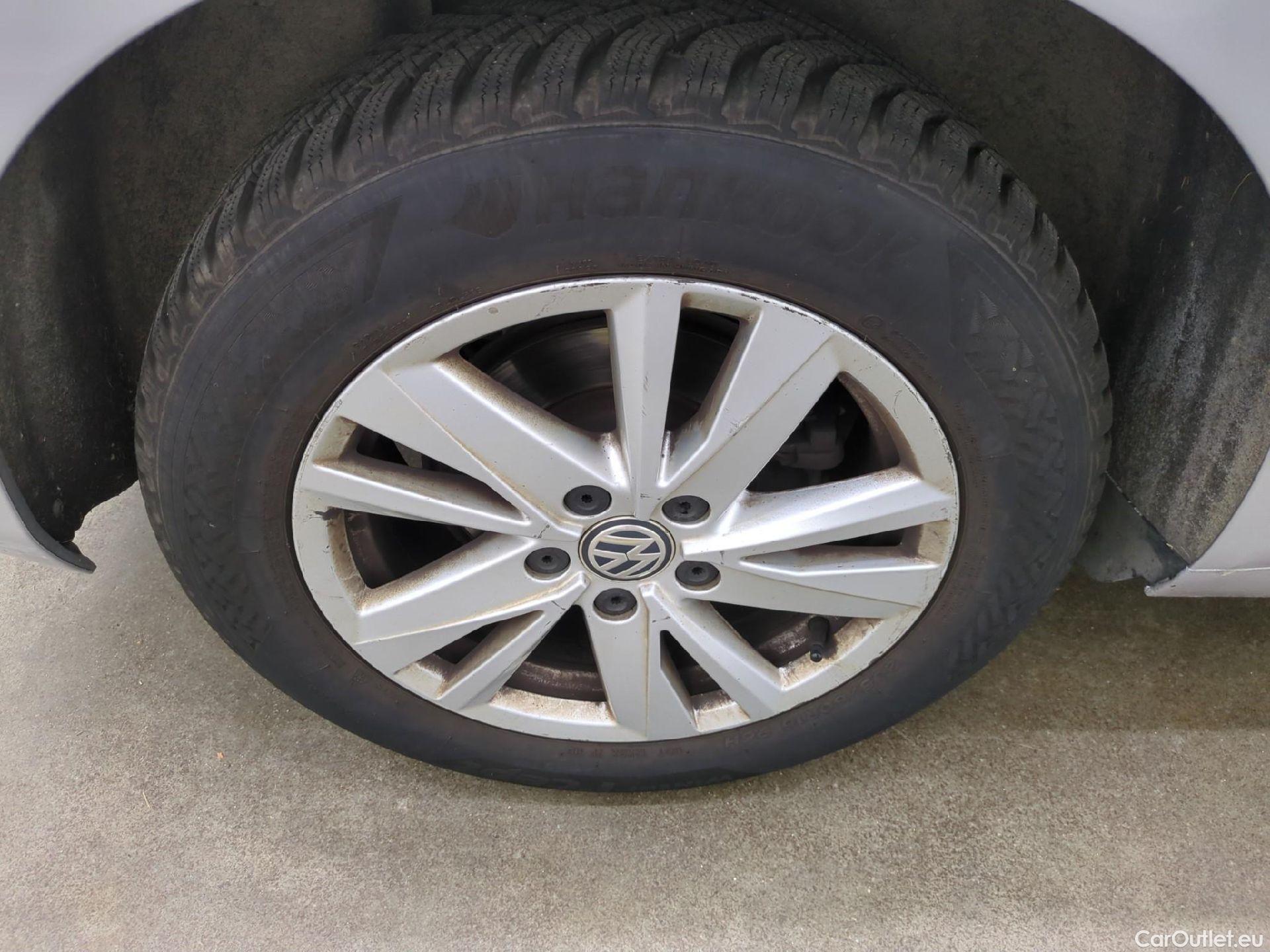  Volkswagen  Touran  Lounge Business BMT/Start-Stopp 2.0 TDI 115CV BVA7 E6dT #25