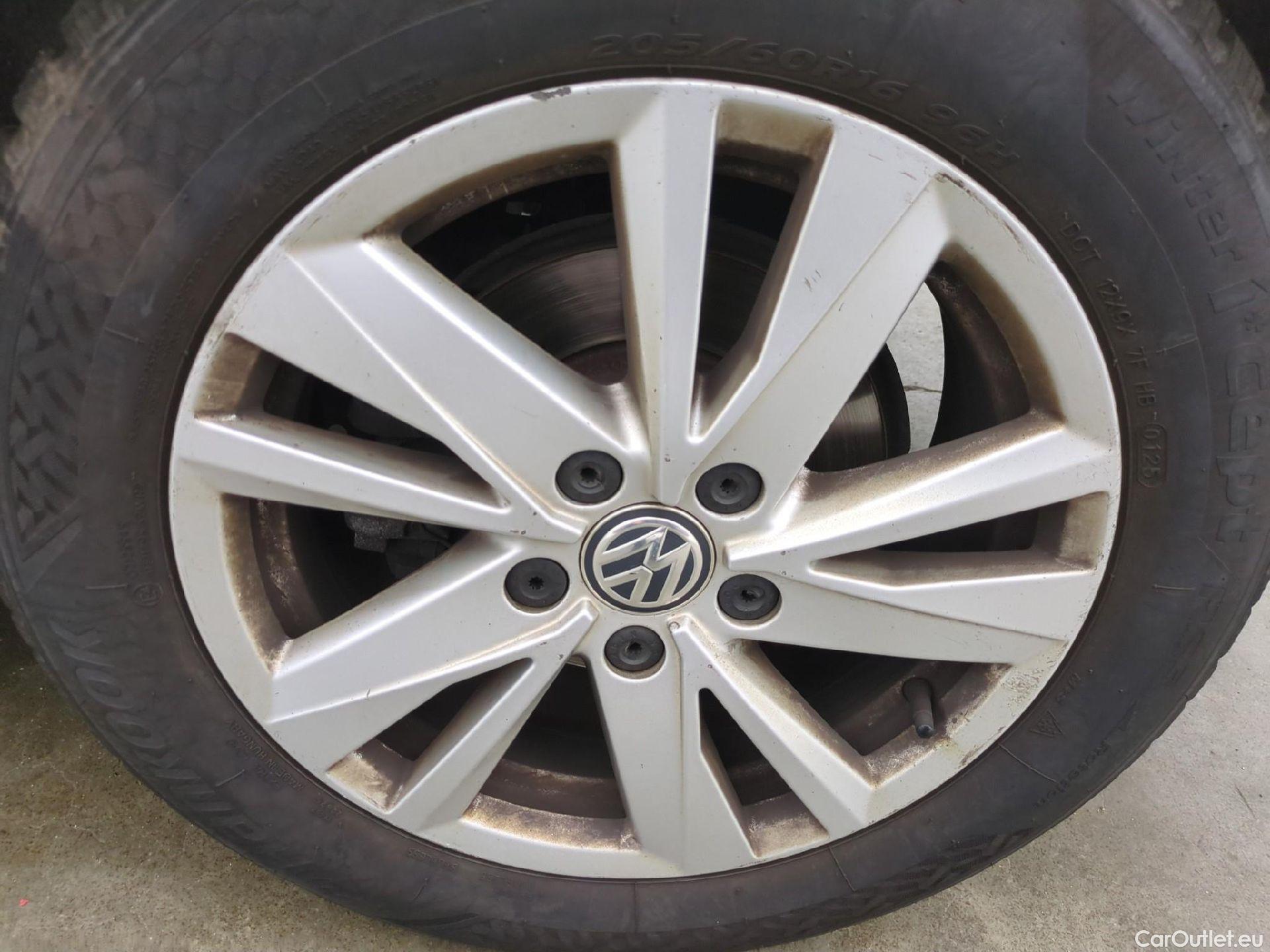  Volkswagen  Touran  Lounge Business BMT/Start-Stopp 2.0 TDI 115CV BVA7 E6dT #23
