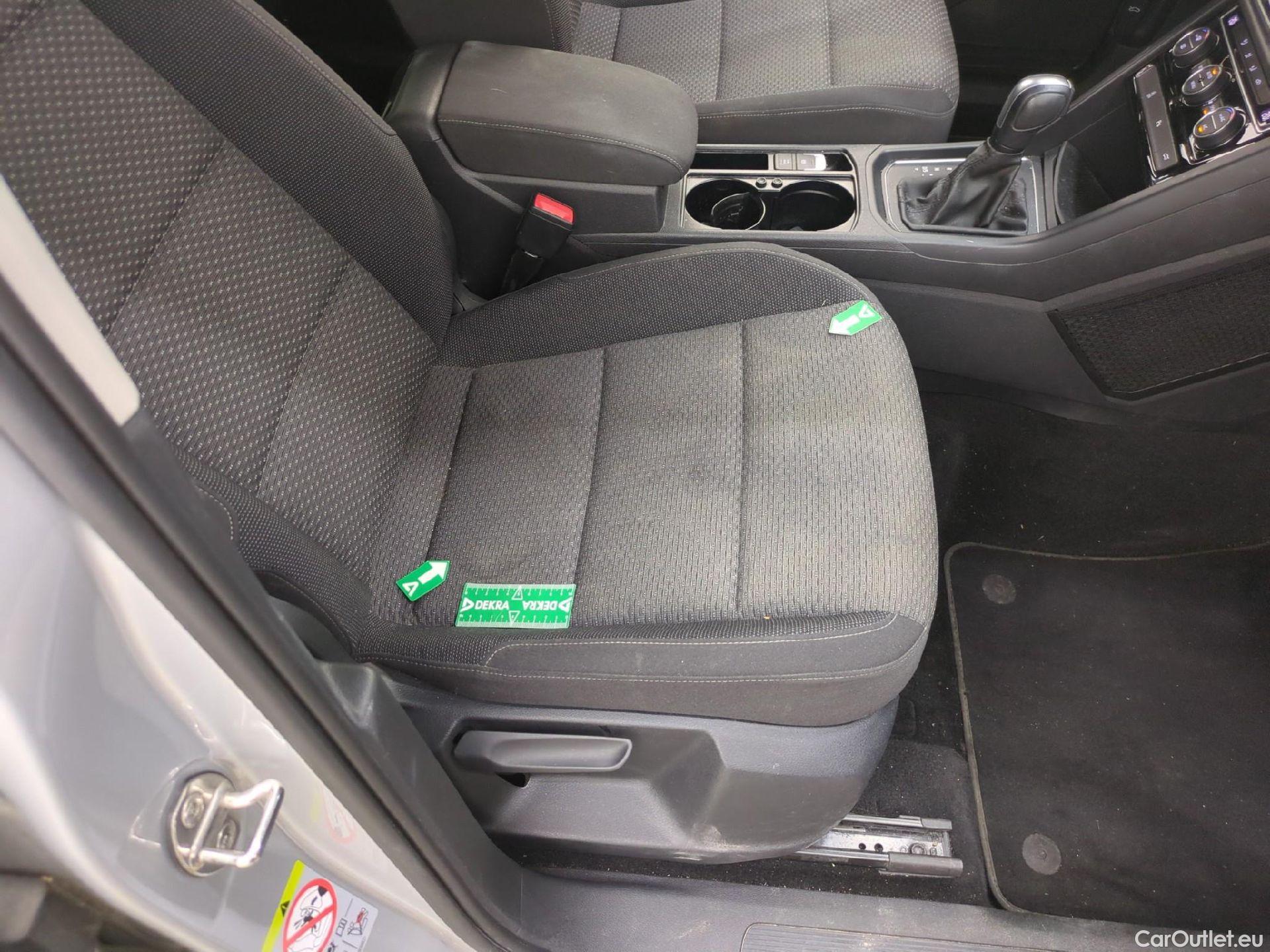  Volkswagen  Touran  Lounge Business BMT/Start-Stopp 2.0 TDI 115CV BVA7 E6dT #2
