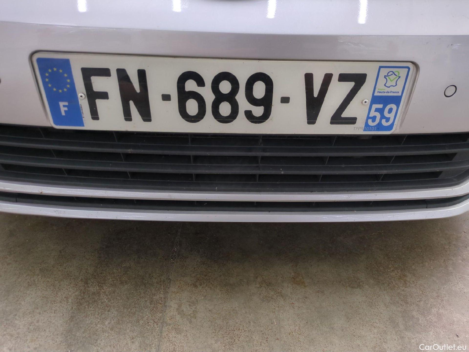  Volkswagen  Touran  Lounge Business BMT/Start-Stopp 2.0 TDI 115CV BVA7 E6dT #44