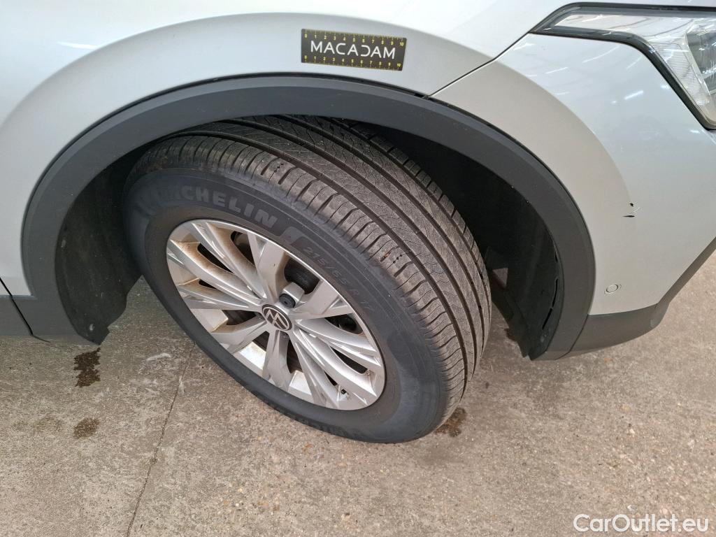  Volkswagen  Tiguan VOLKSWAGEN  / 2020 / 5P / SUV 2.0 TDI 150 DSG7 Life Business #22