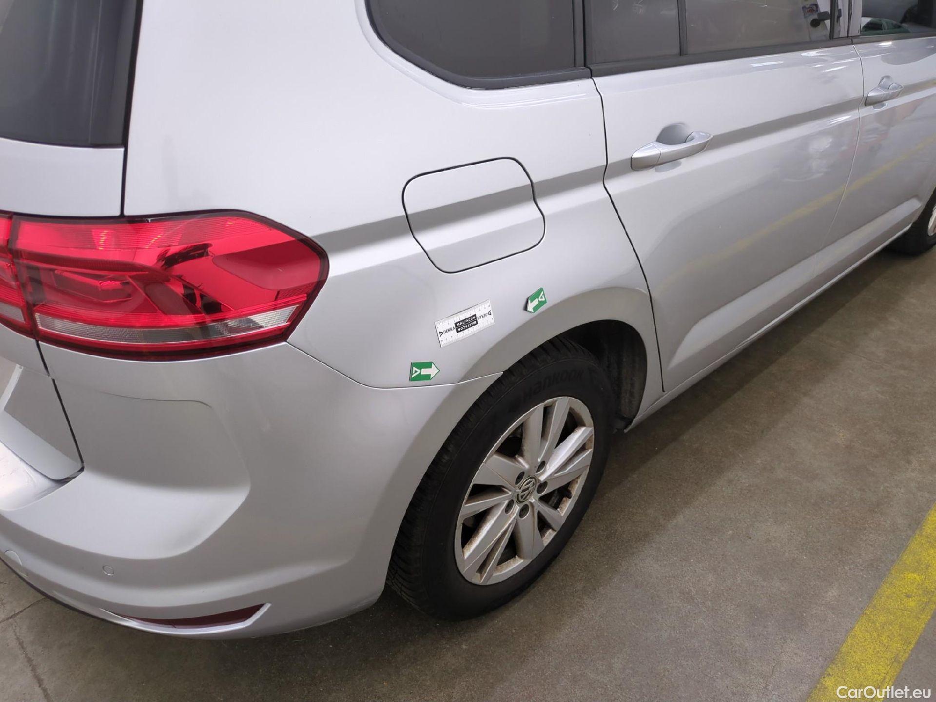  Volkswagen  Touran  Lounge Business BMT/Start-Stopp 2.0 TDI 115CV BVA7 E6dT #28