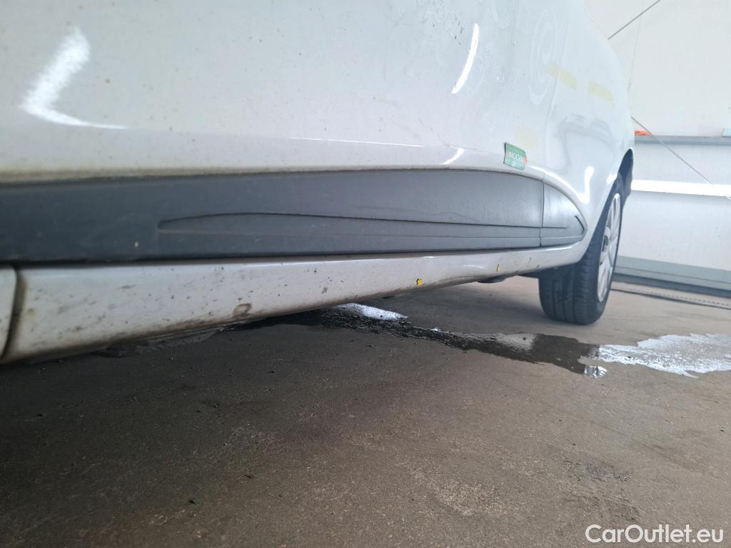  Renault  Clio  IV Air MediaNav 1.5 dCi 75CV BVM5 E6 #14