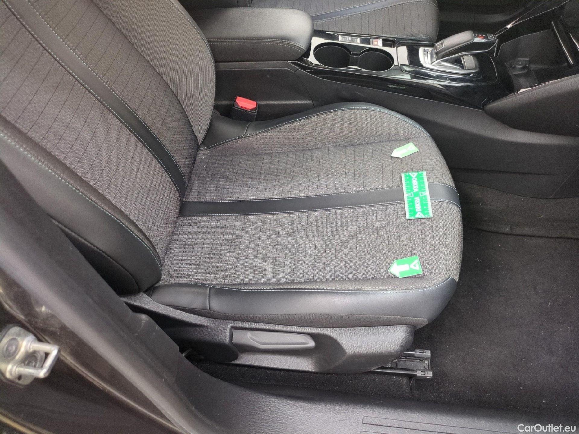  Peugeot  2008  Allure Pack 1.5 HDi 130CV BVA8 E6d #1